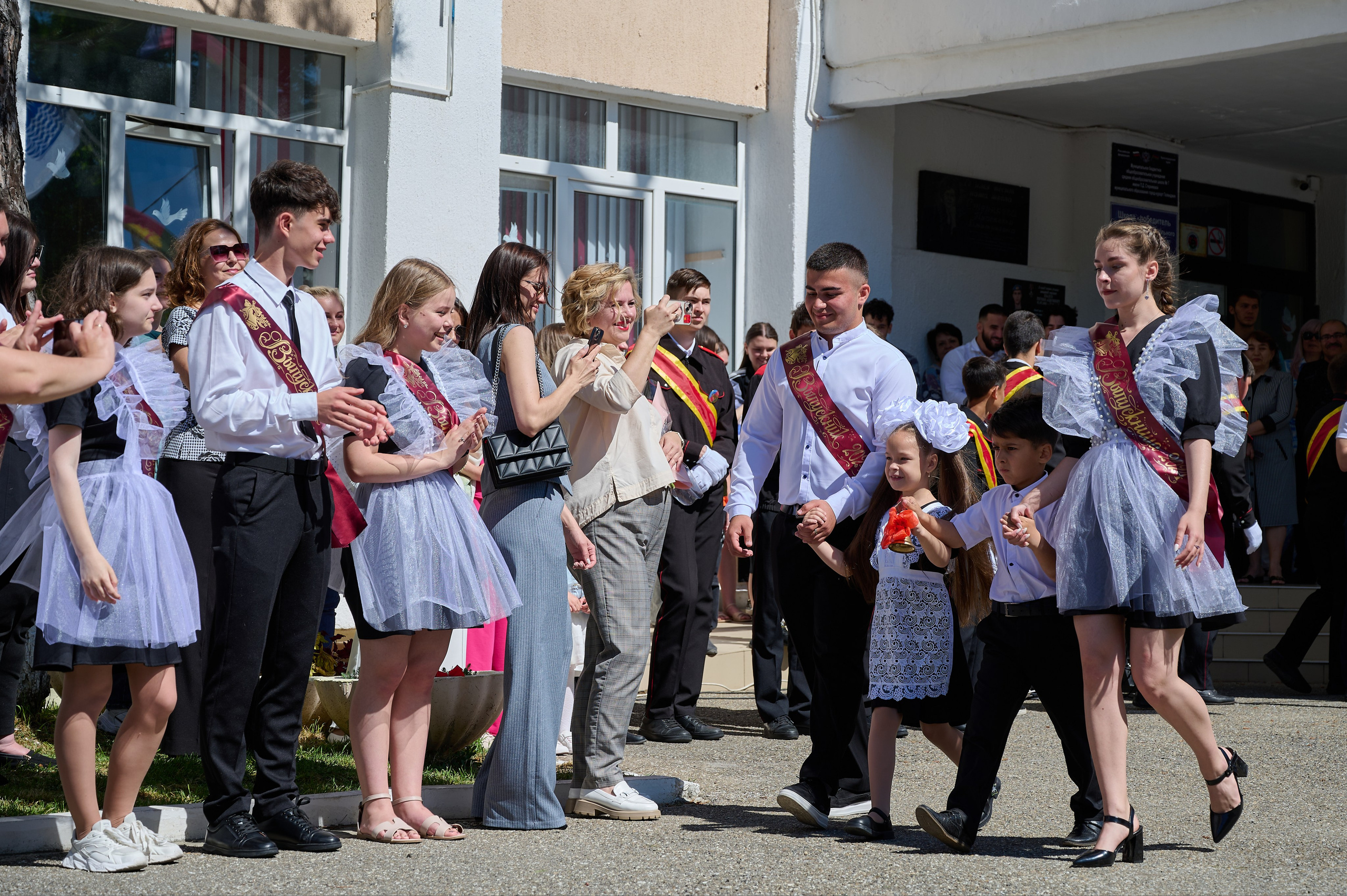 Последний звонок. Жизнь курорта Кабардинка в фотографиях