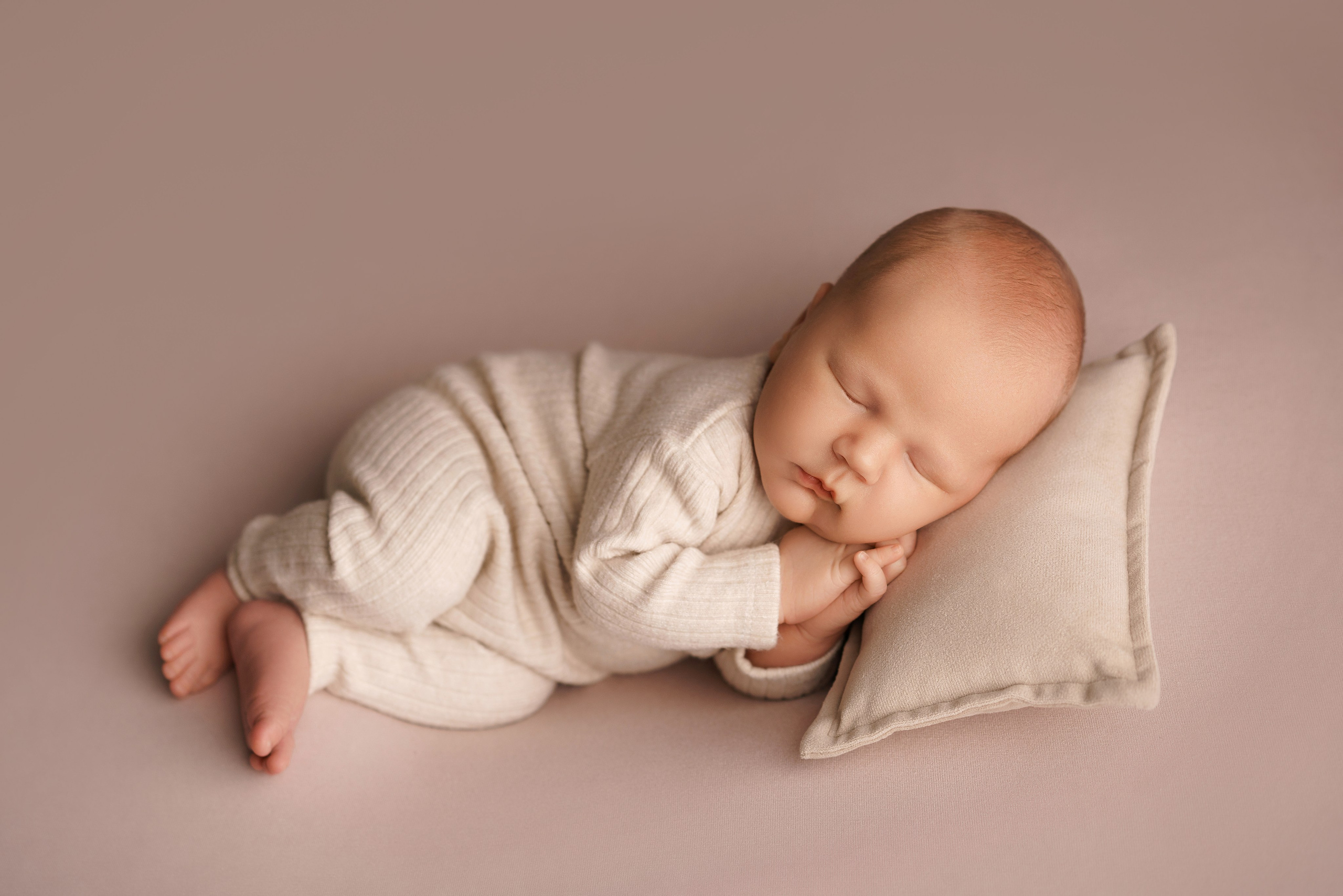 Фотосессия новорожденных | Галерея трогательных кадров малышей в стиле newborn. Фотосессия новорожденных в Москве и Московской области | Профессиональный фотограф newborn — Татьяна Иванова