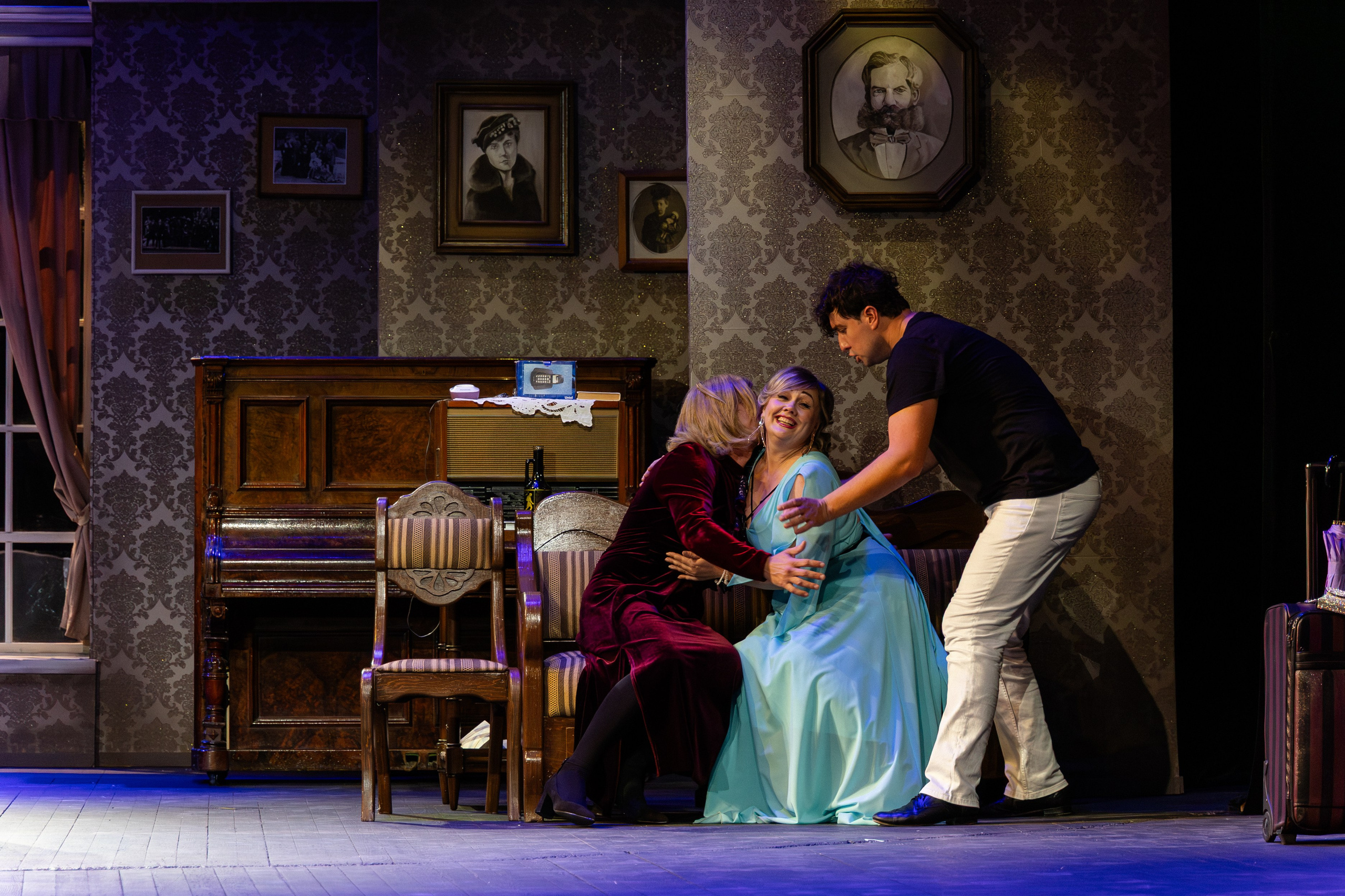 Театр Юного Зрителя «Отчаянные Тетки». Фотограф Марк Файзулин