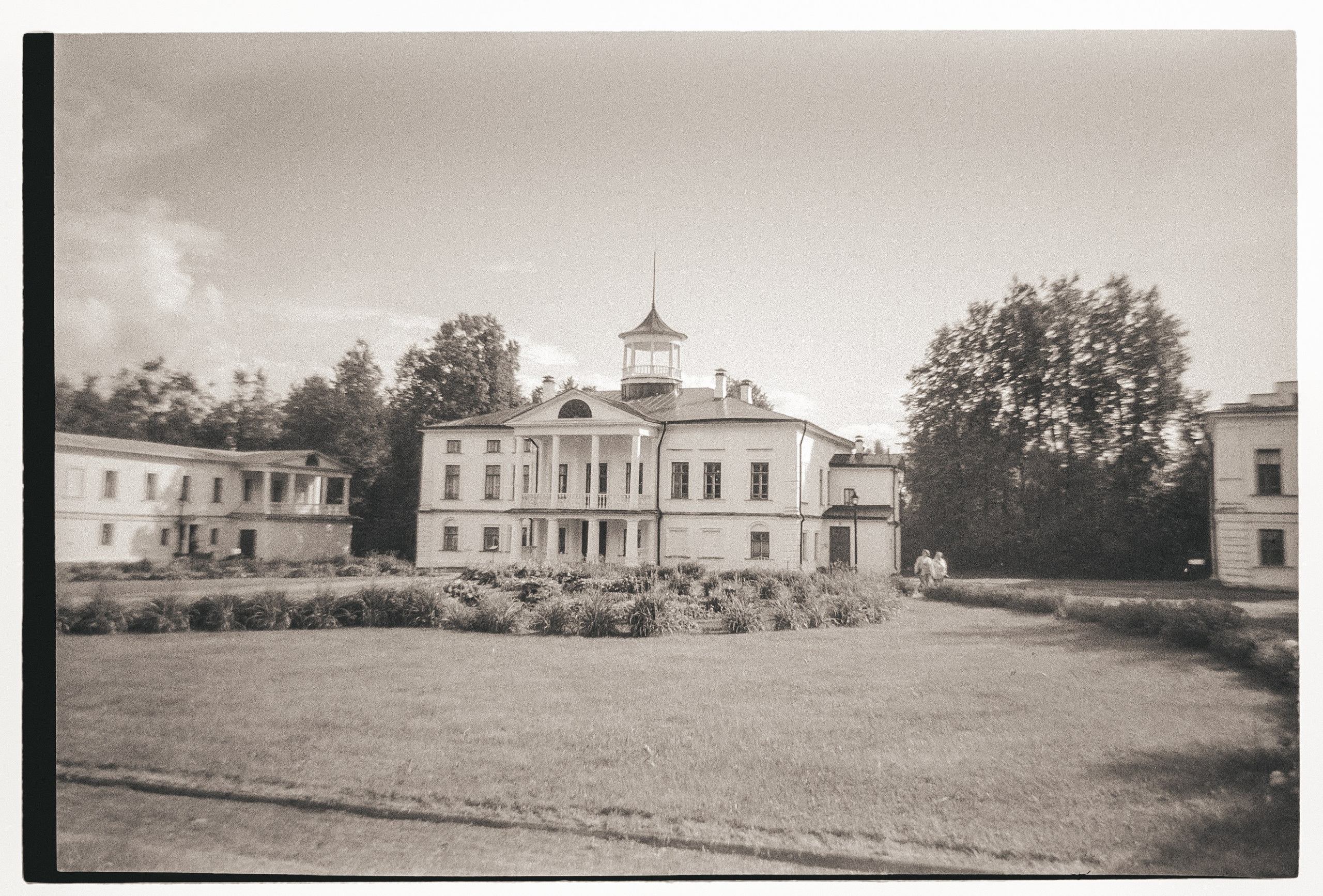 Летняя мастерская КВН, ч/б плёнка, июль 2025. Фотограф в Ярославле Ольга Пыненкова