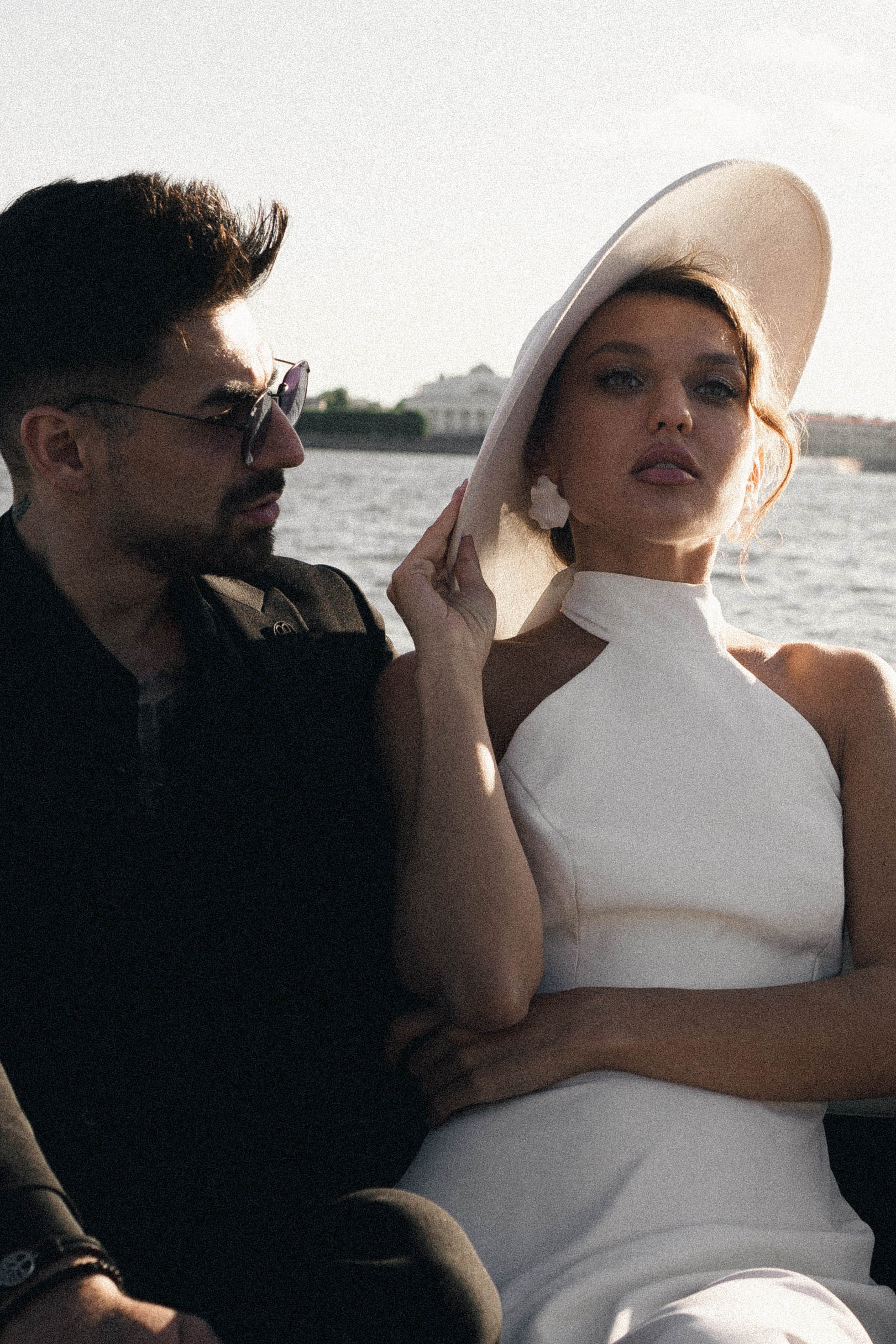 СВАДЕНБНАЯ СЬЕМКА НА КАТЕРЕ ПО КАНАЛАМ САНКТ-ПЕТЕРБУРГА И В АКВАТОРИИ НЕВЫ. Профессиональный фотограф, Санкт-Петербург — Виктория Богомолова