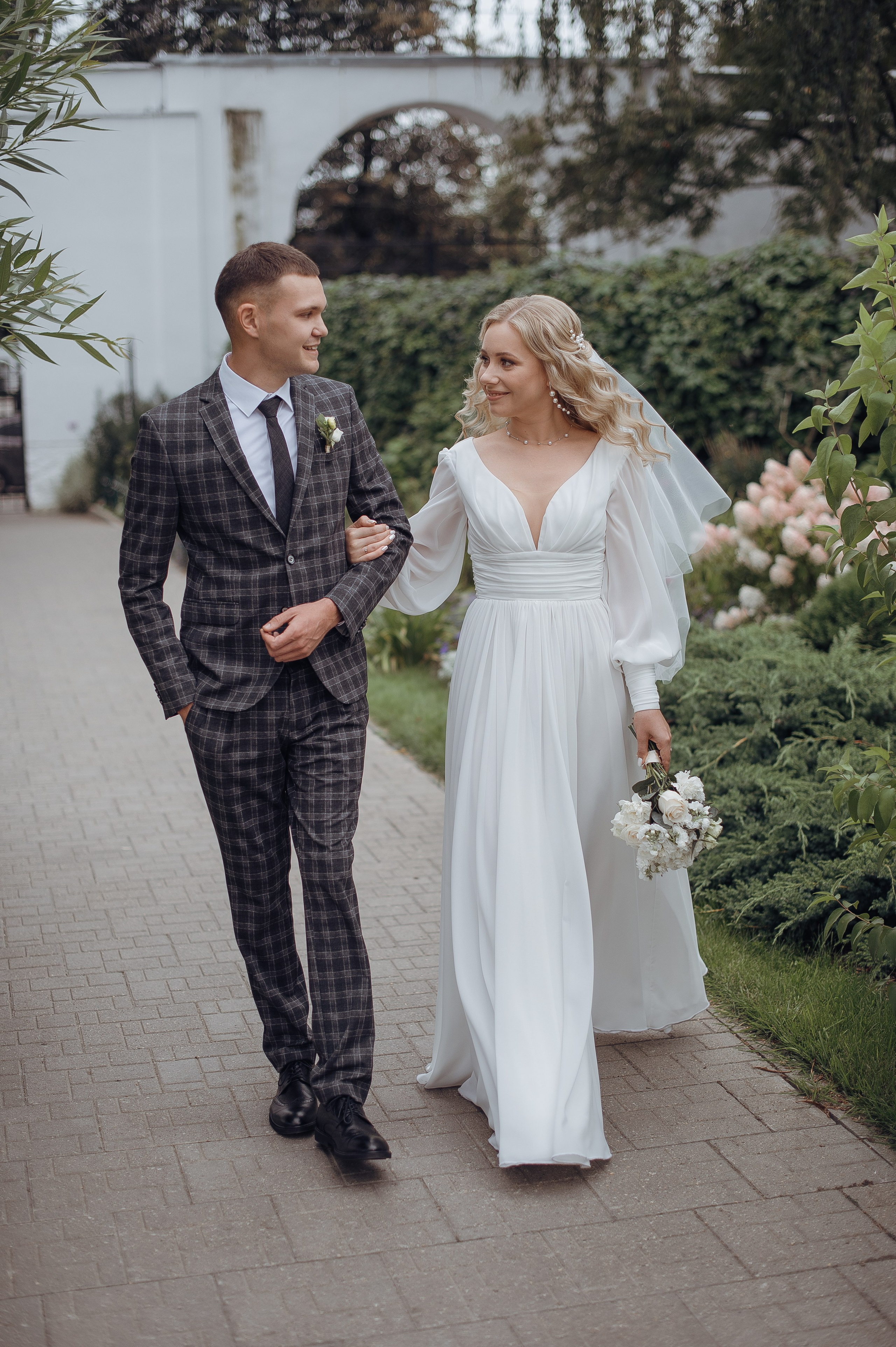 Тёплым осенним днём Николай и Наталья. Свадебный фотограф в Ярославле Денис Медоваров