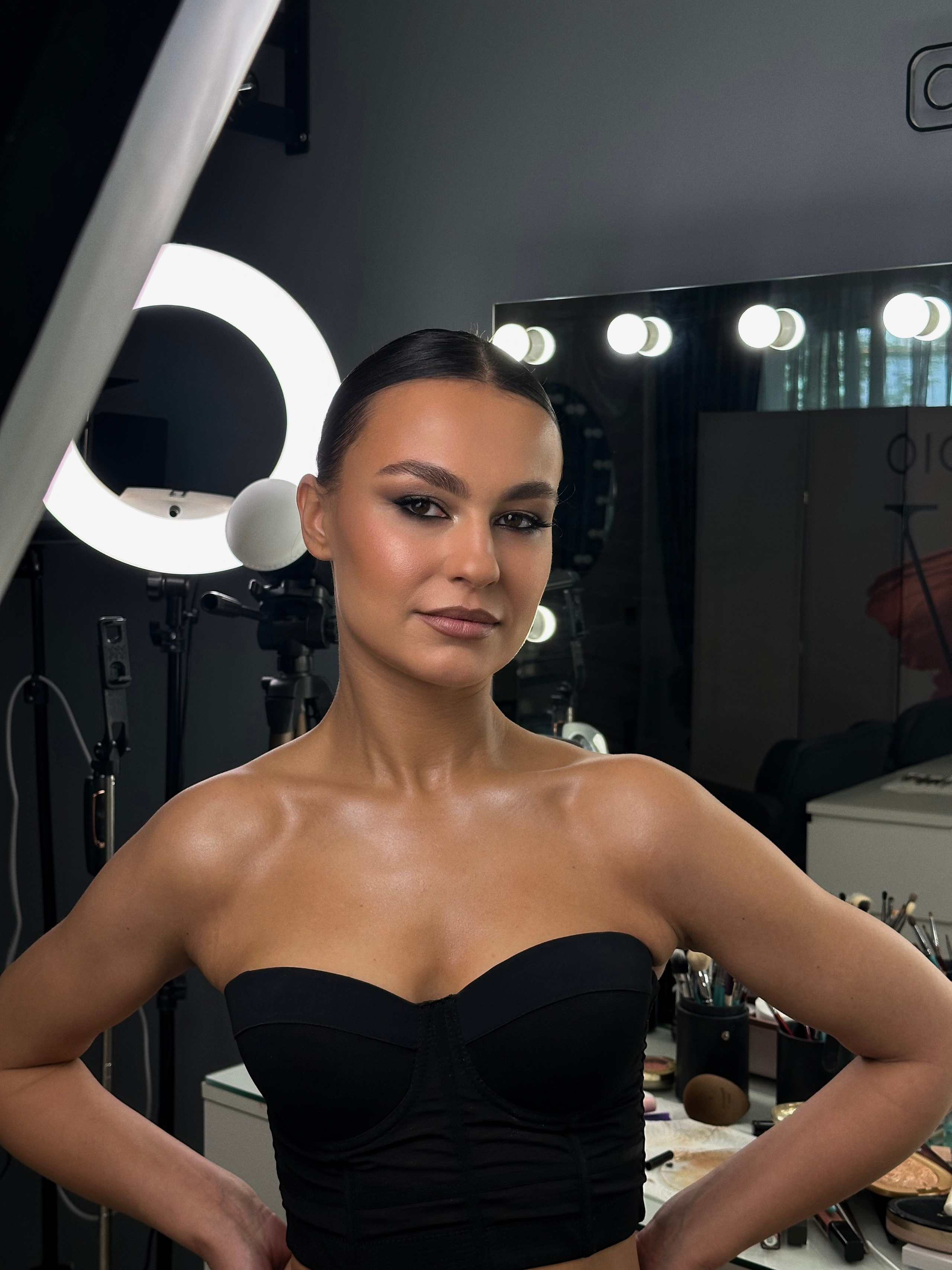 Образы. Студия визажистов, стилистов по прическам, бровистов и мастеров по ресницам