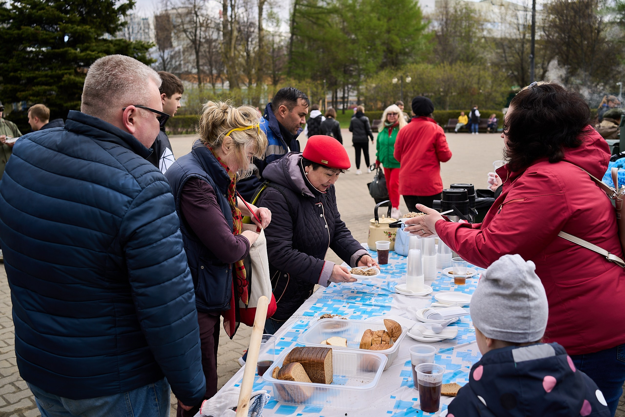 Субботник у Управления делами Мэра и Правительства Москвы. Фотограф и Видеограф в Москве. Олег Корушев