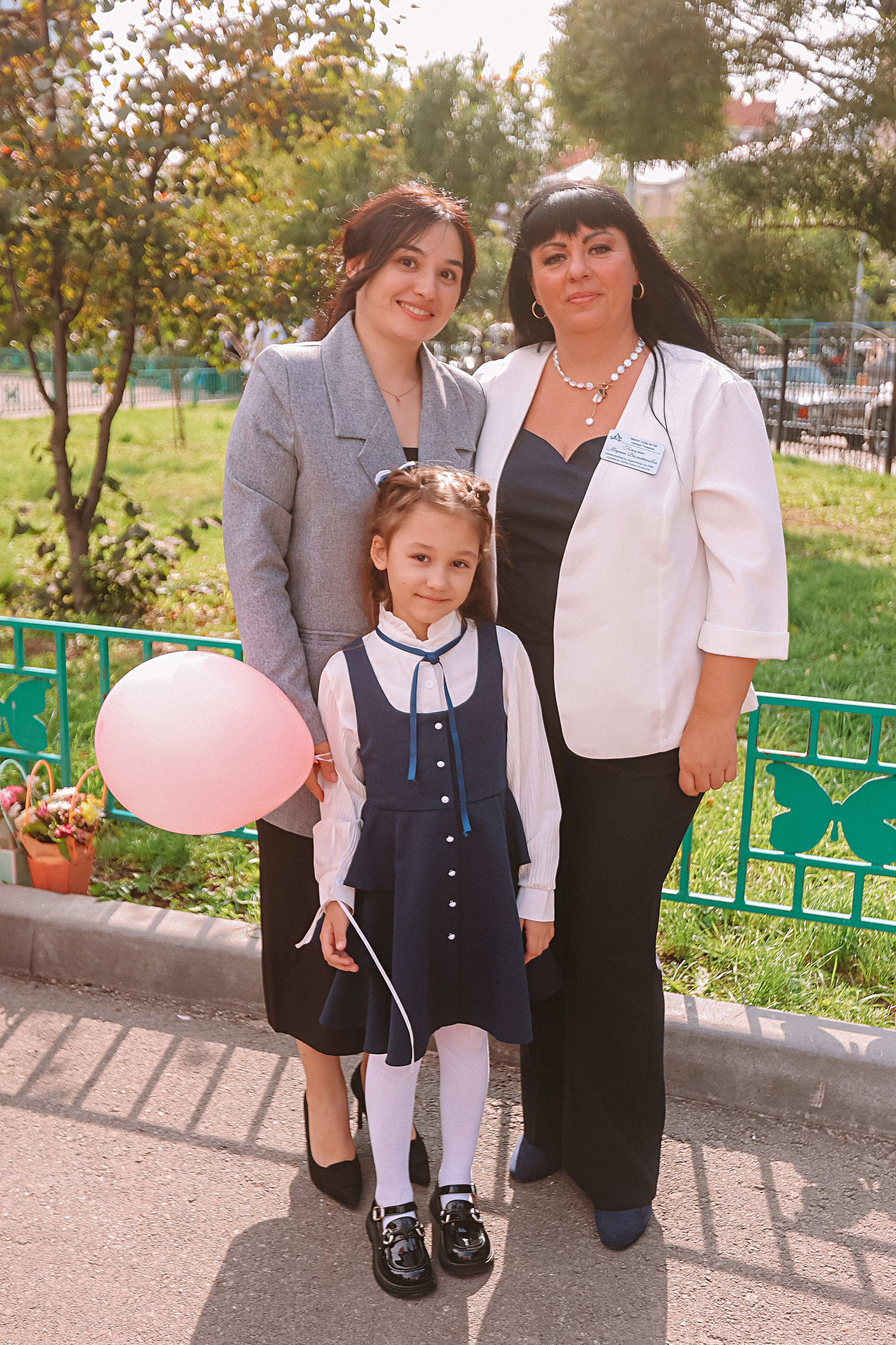 1 сентября линейка+кл час+портреты. Семейный фотограф Тюмень, фотограф на роды Салмина Мария