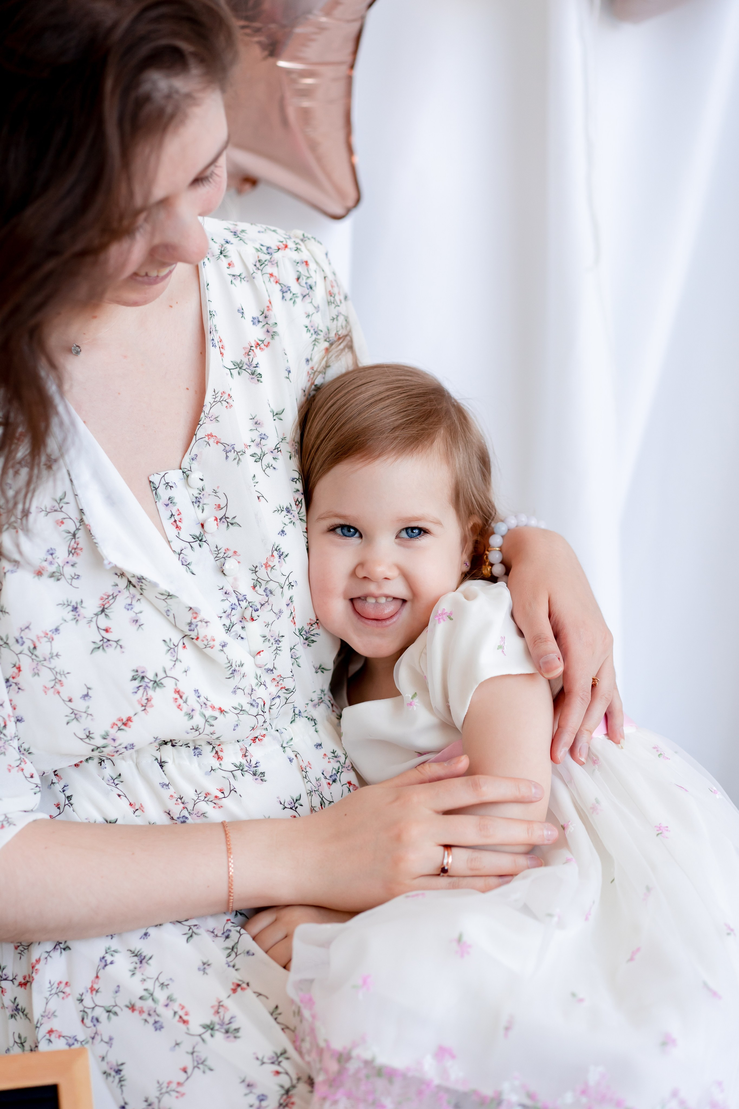 С Днём Рождения ребенка, портрет. Детская, семейная фотостудия в Санкт-Петербурге