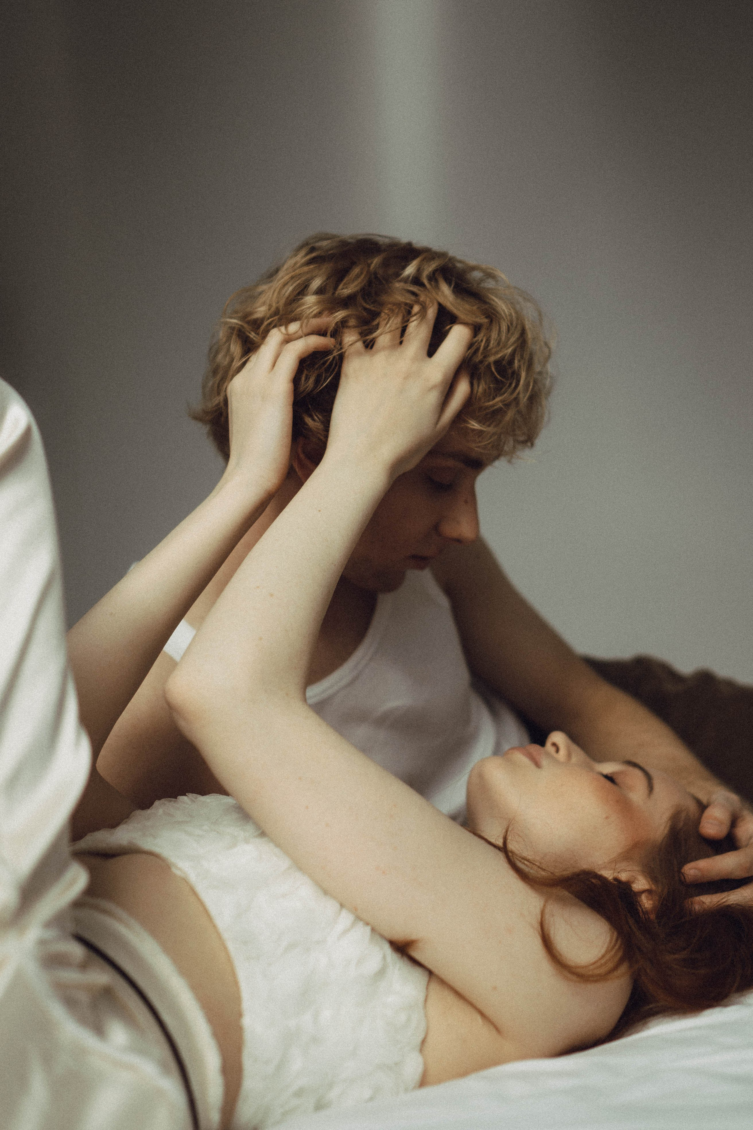 СВАДЕБНАЯ СЬЕМКА В ОТЕЛЕ. СБОРЫ ЖЕНИХА И НЕВЕСТЫ И ТАКЖЕ ТОР И ПОДГОТОВКА К ПРОГУЛКЕ. Профессиональный фотограф, Санкт-Петербург — Виктория Богомолова