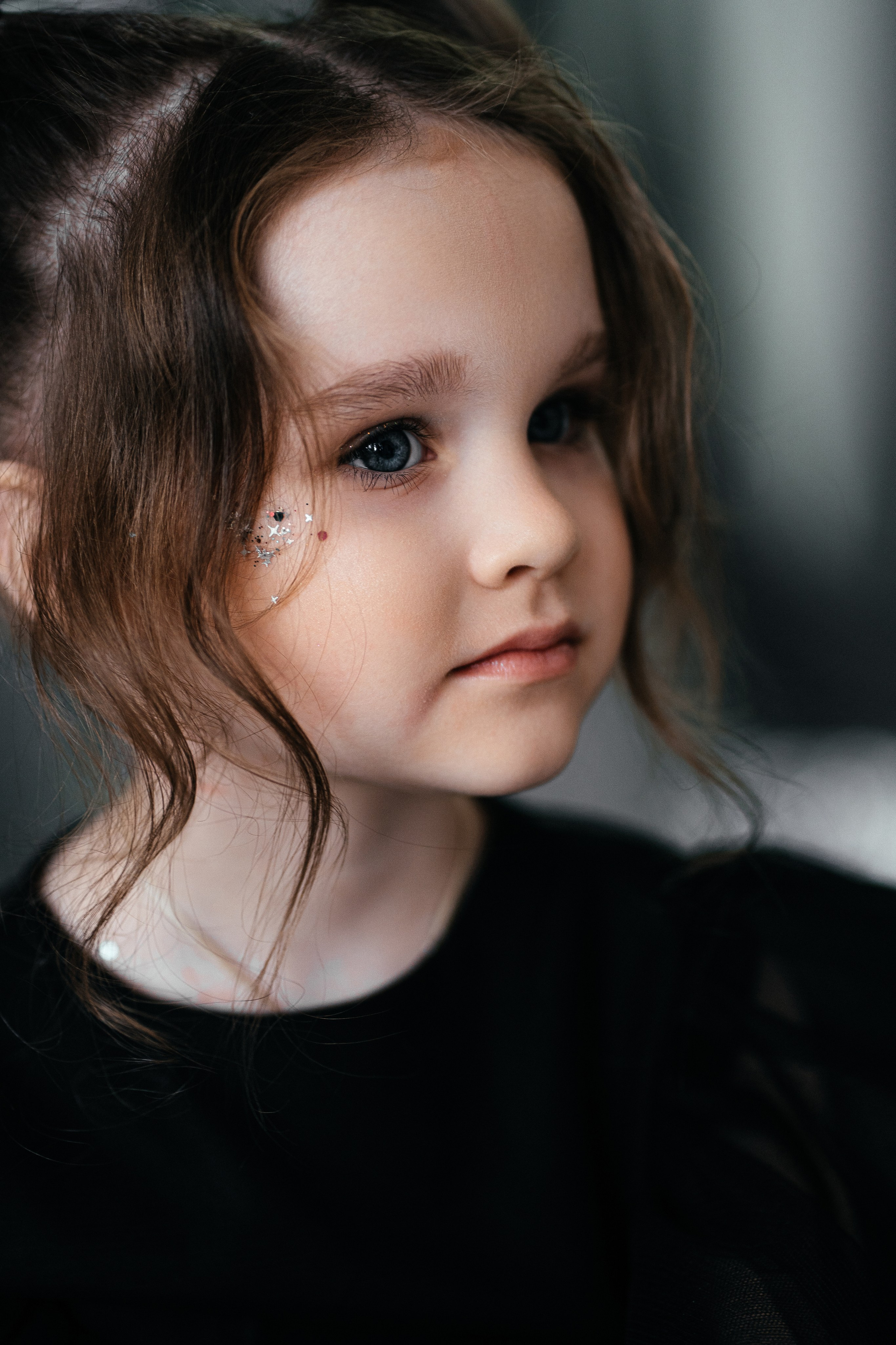 Фотосессия для девочки в платье. Фотограф Ким Наталья в Красноярске