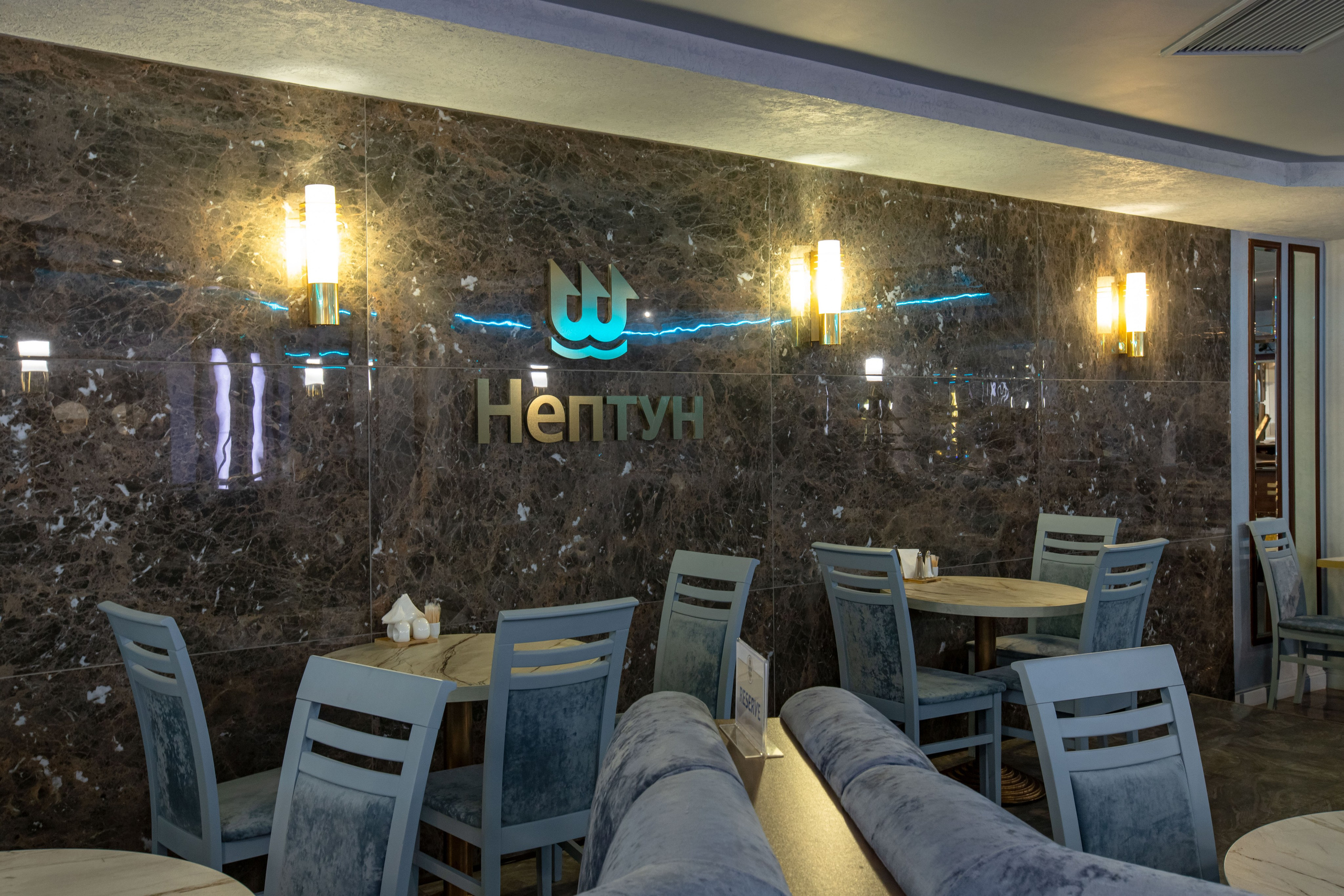 Банкетный зал при отеле «Нептун». Фотограф Махлаева Виктория/Санкт-Петербург