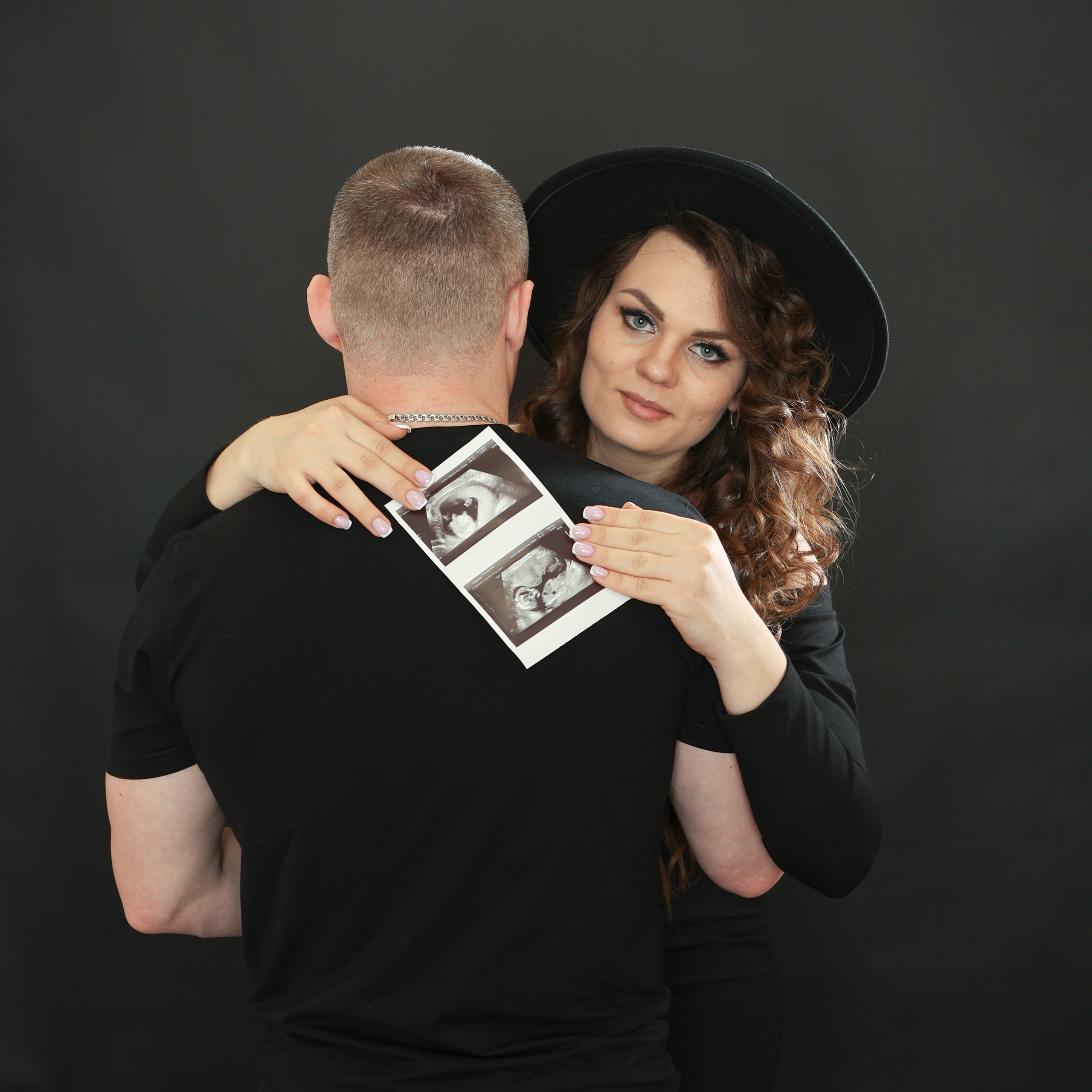 Фото с родителями на однотонных фонах. Фотограф новорожденных. Детский и семейный фотограф Марьяна Юдина