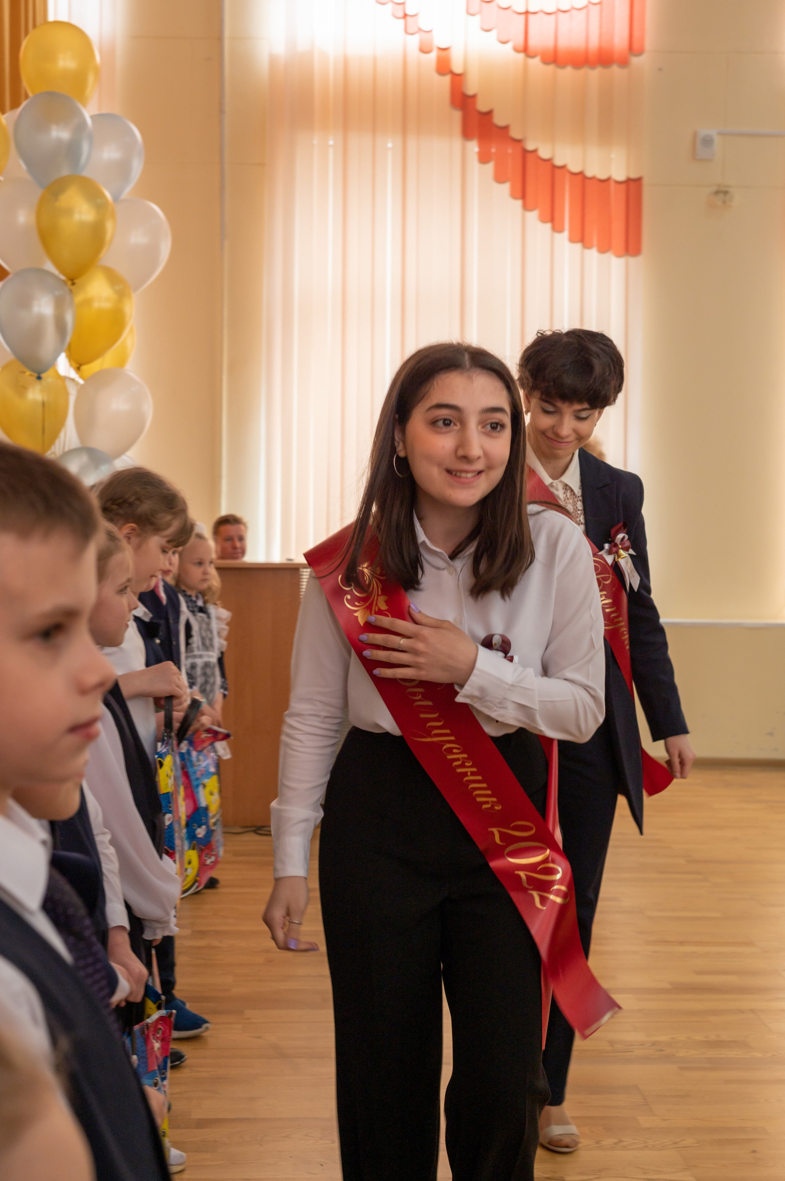 Последний звонок Школа 1412. Детский и семейный фотограф г. Москва Оксана Катаджи