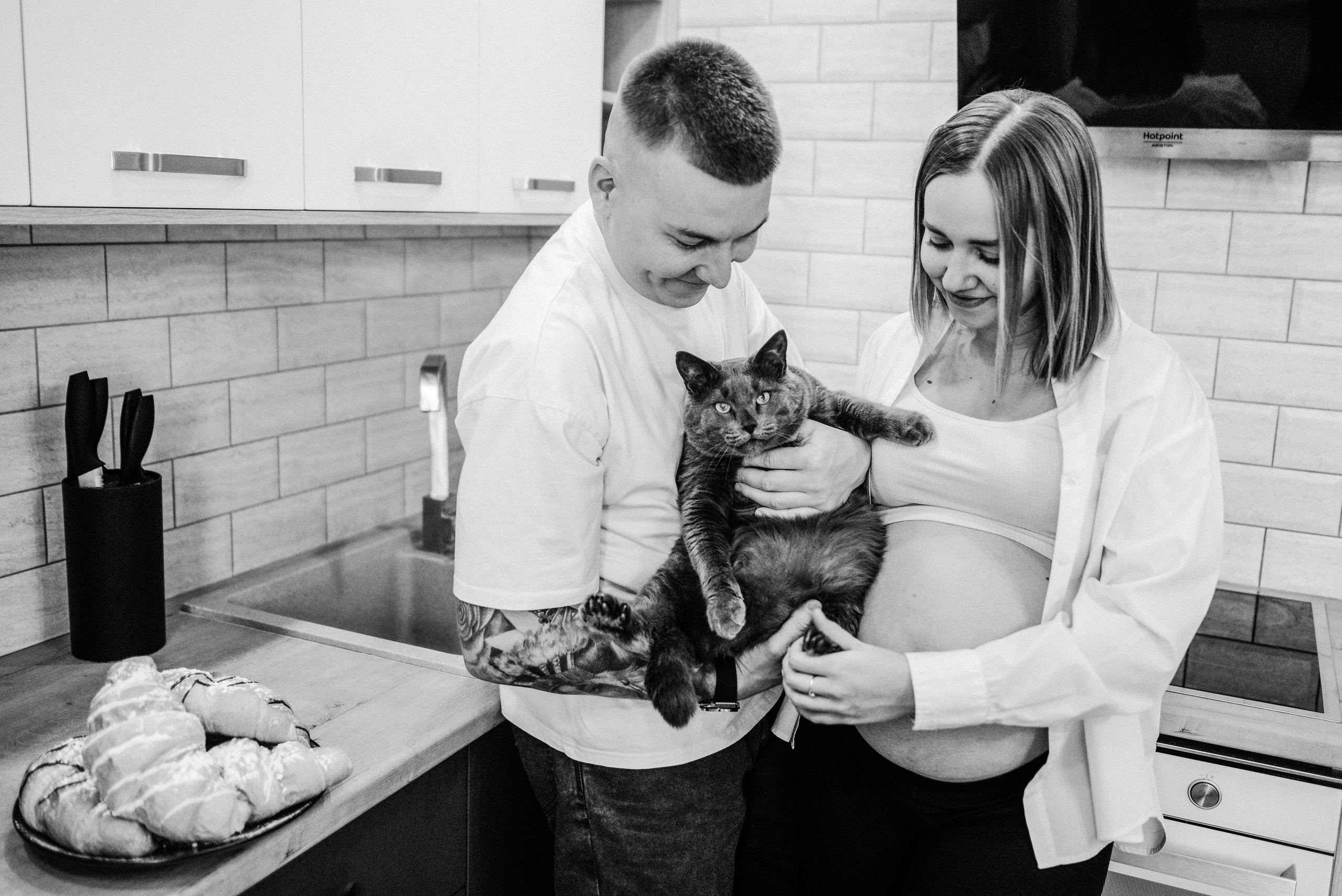 Миша и Ирина в ожидании чуда в домашней обстановке. Свадебный и портретный фотограф в Липецке Юлия Свит