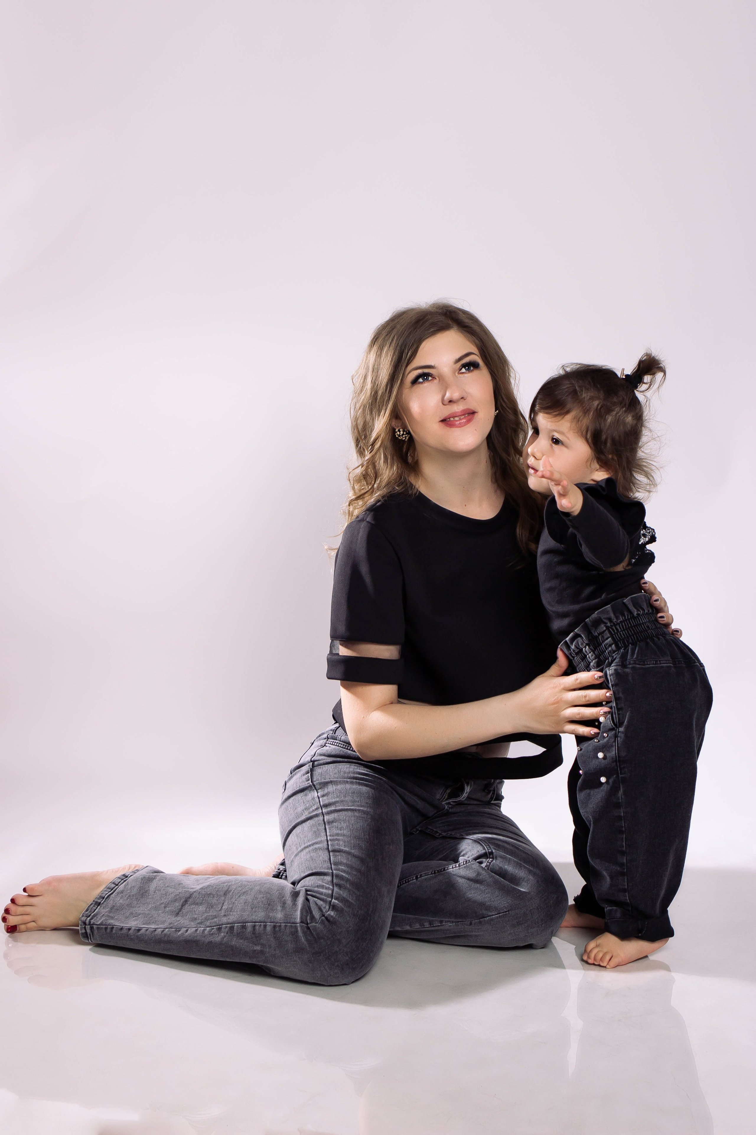 Семейная фотосессия в студии. Фотограф новорожденных в Новосибирске