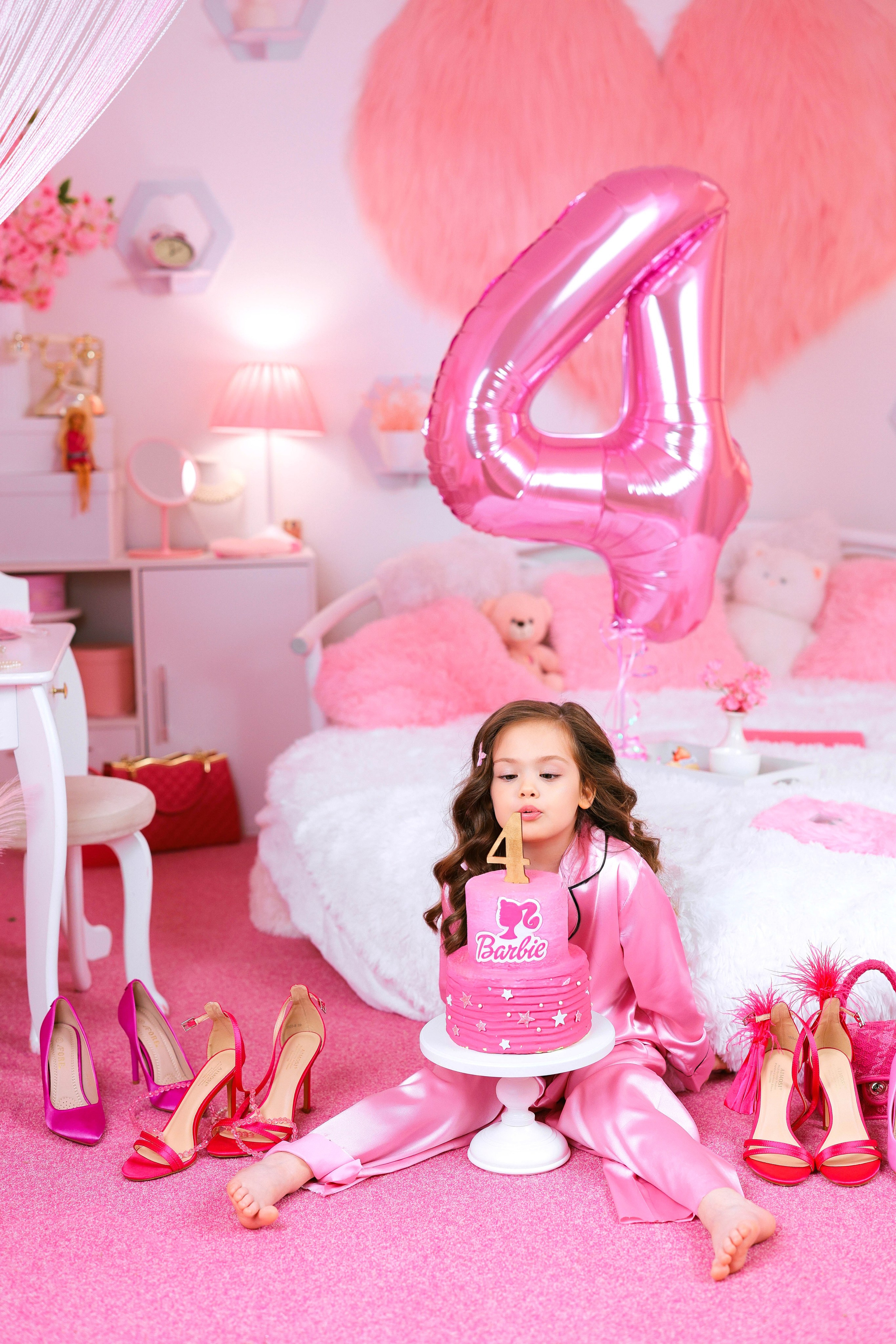 РОЗОВАЯ КОМНАТА