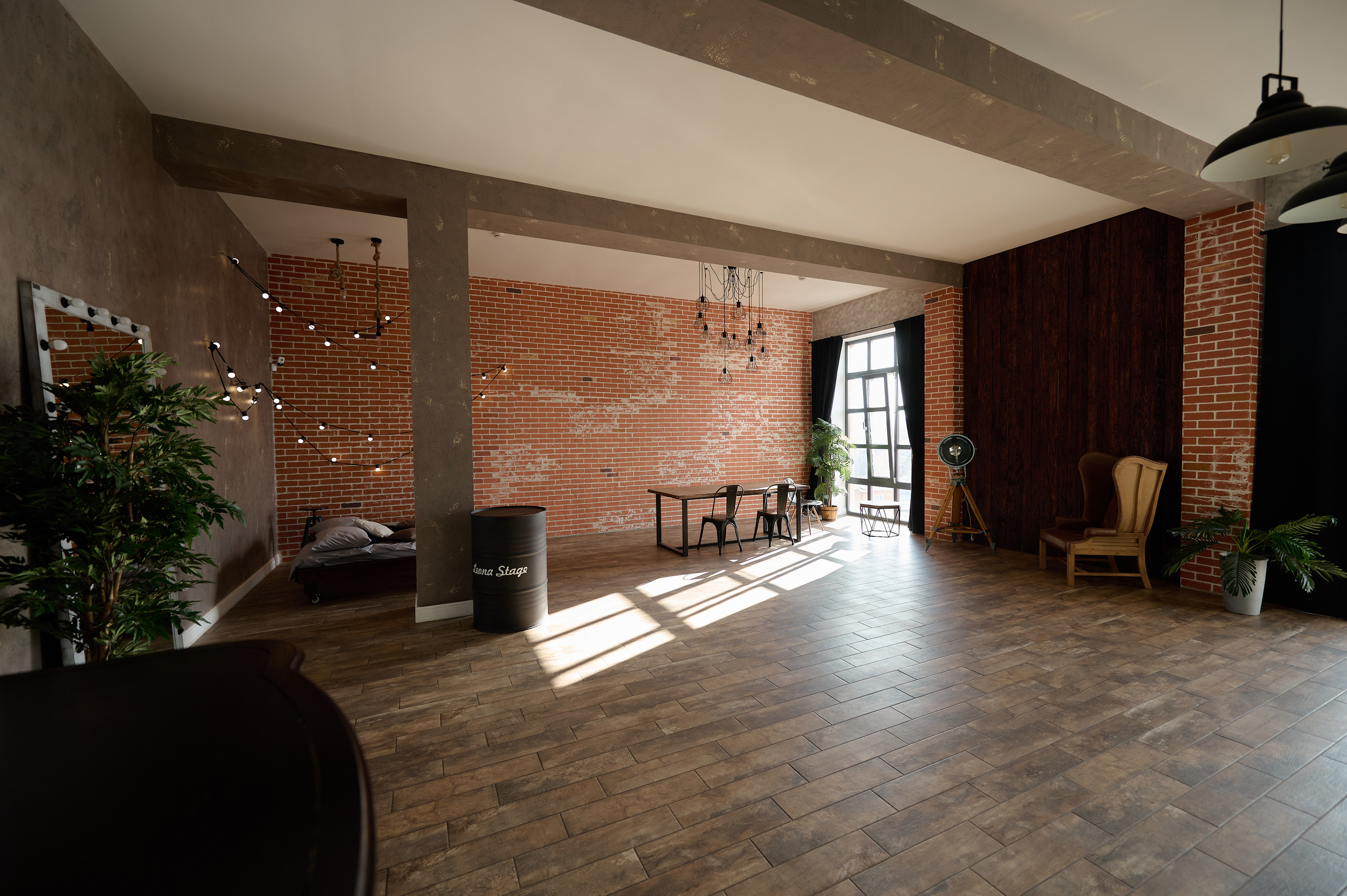 Лофт (с 1 ноября Новый год). Женский фотограф в Ростове-на-Дону