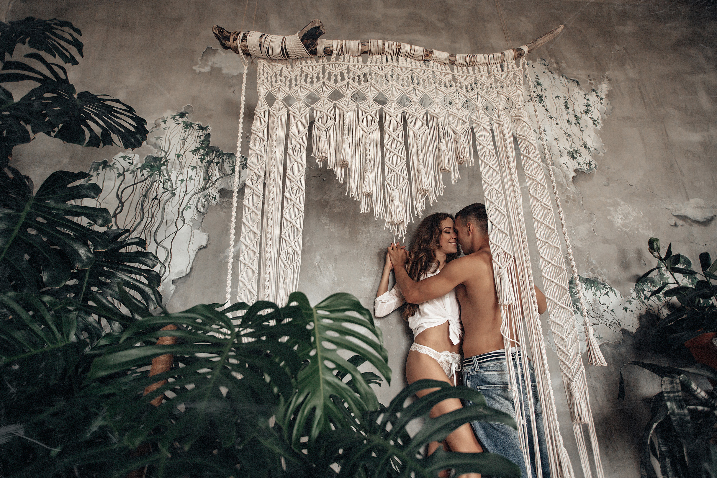 Эротическая фотосессия лавстори в студии