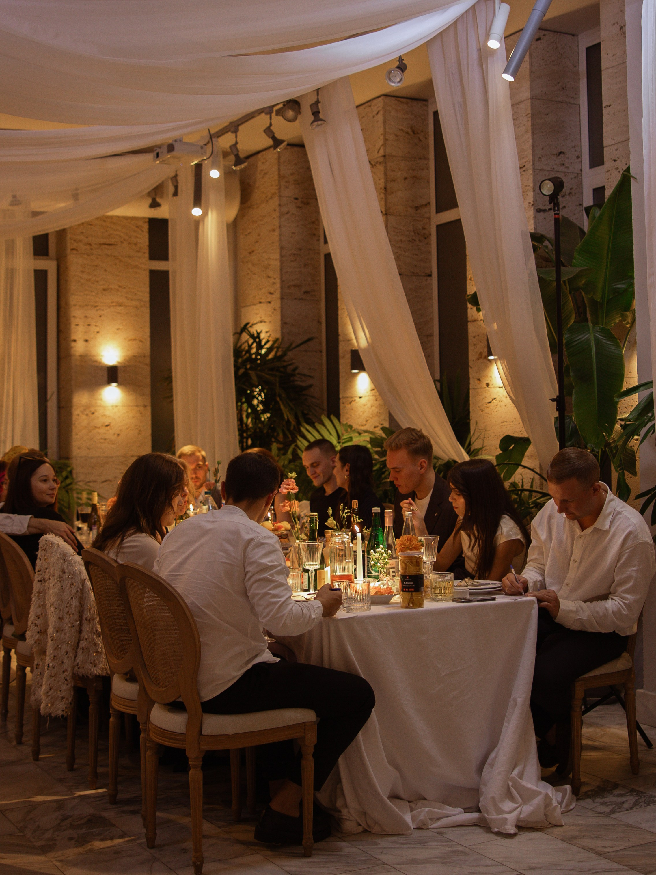 За тёплым семейным столом: история одного вечера. Свадебный фотограф Елена Рубцова