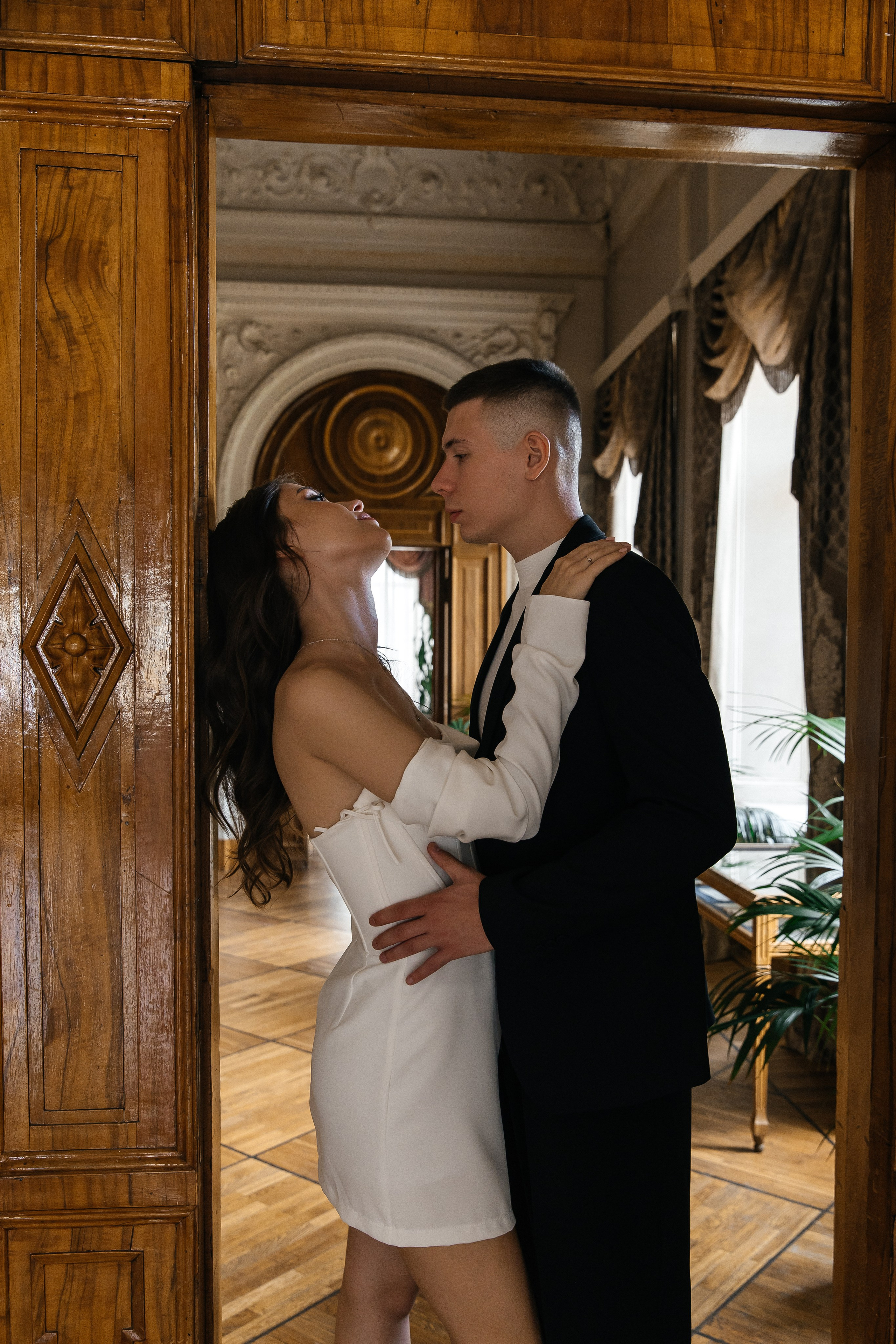 Свадебная фотосессия в Библиотеке-читальне им. А. С. Пушкина. Фотограф и видеограф Анна Домашенко