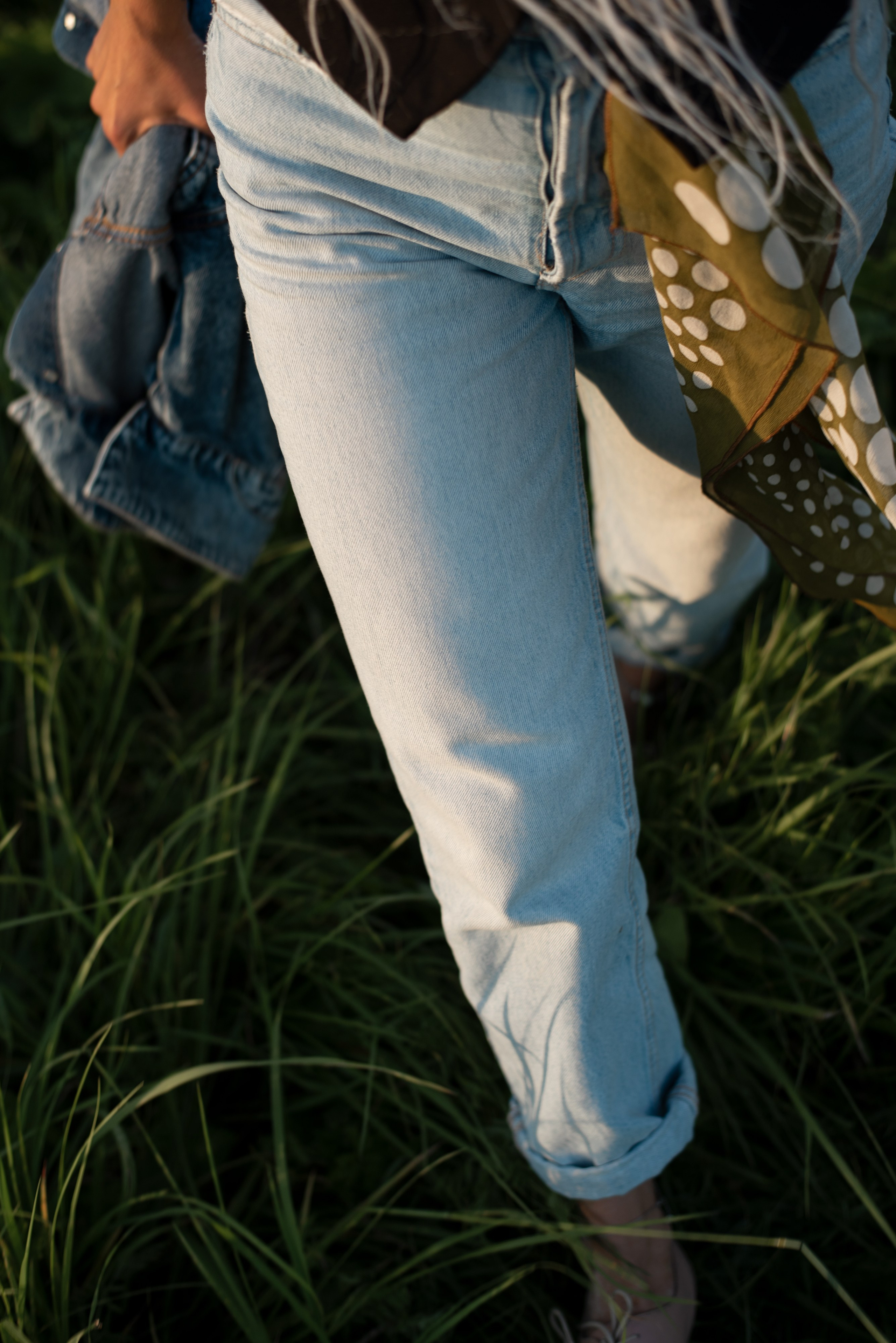 Портретная съемка, портрет девушки, фотография, фотограф спб, портретный фотограф спб, студийная съемка, съемка в студии, профессиональный фотограф, фотосессии дома, фотосессия с девушкой, домашние съемки, фотосессия с парнем, фото со стогами, летняя фотосессия, фотосессия в поле, стога, лето, поле, lifestyle фотография, фотограф спб, питер фотограф, лавстори, лайфстайл