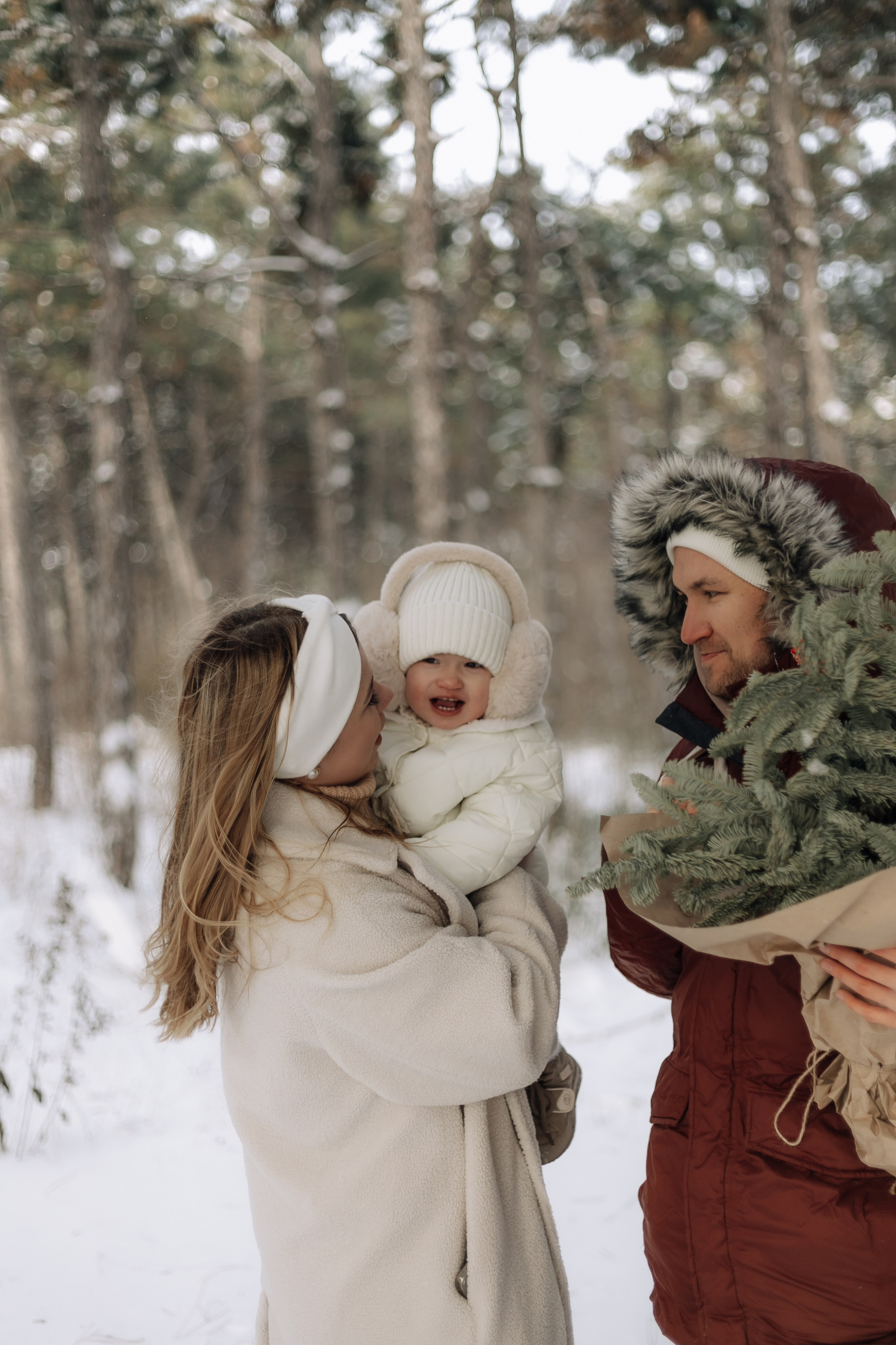 Евгений, Александра и Василиса в лесу. Фотограф в Крыму | Виктория Нотевская