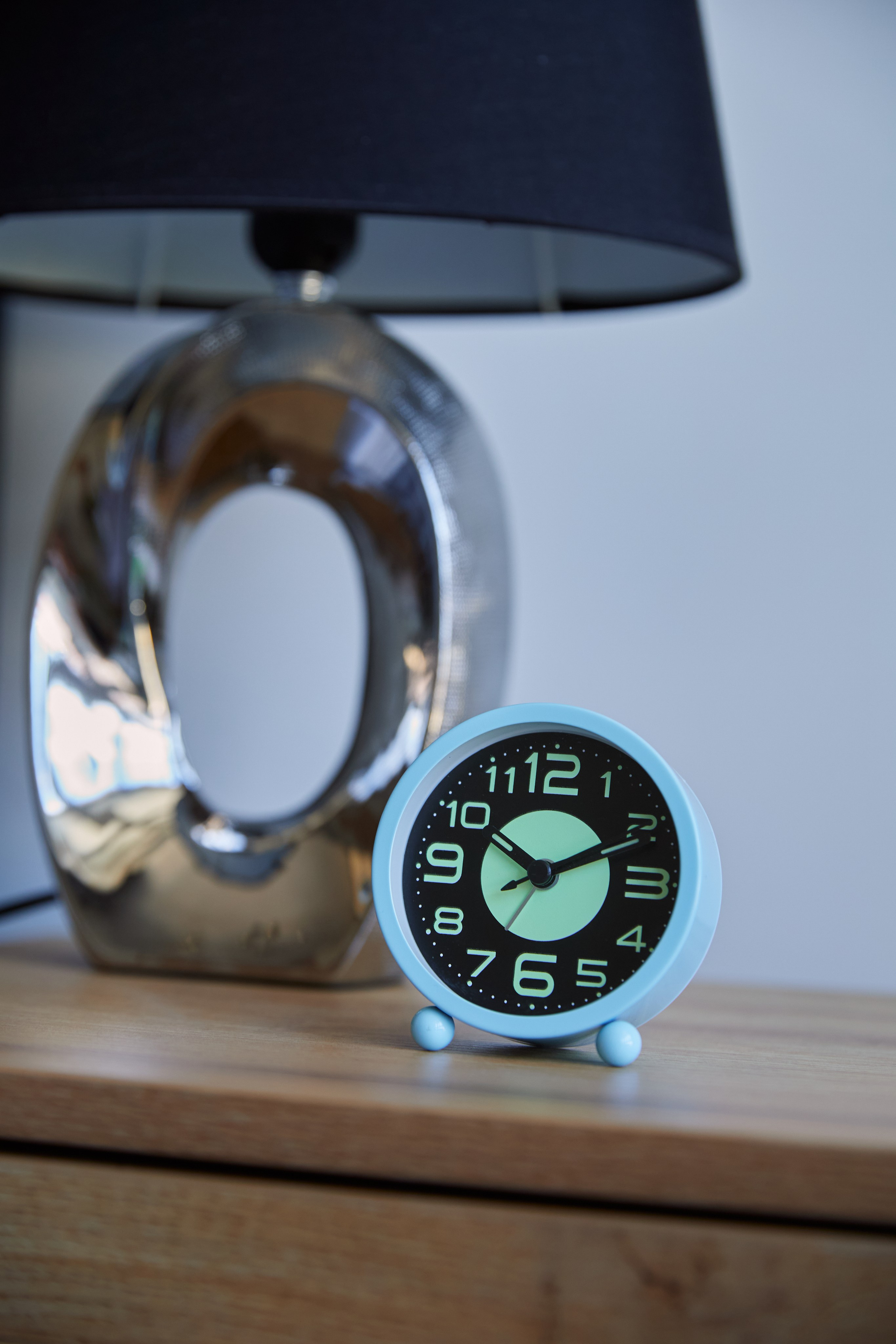 Будильники. Фотограф