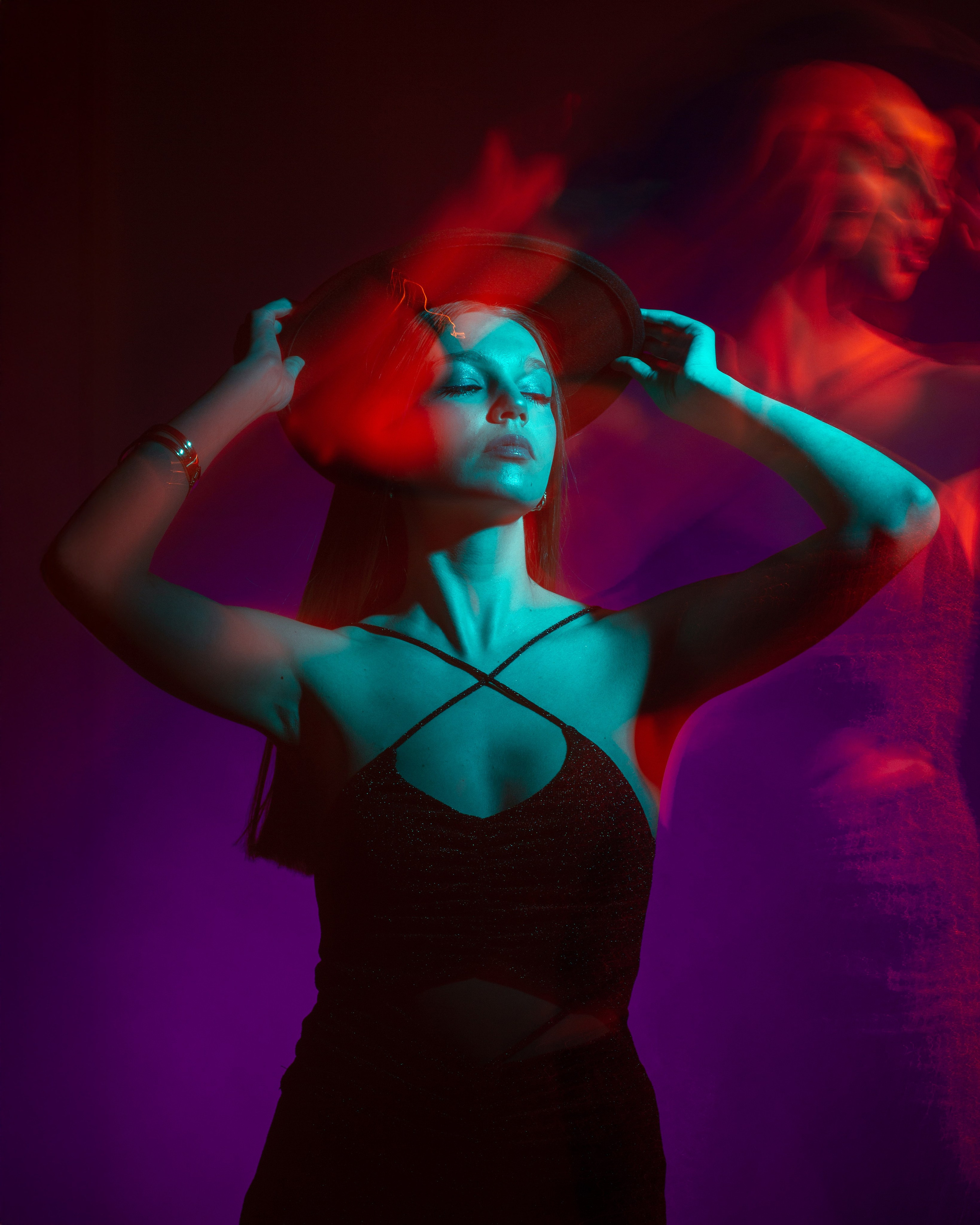 Искусственный свет. Визуальный дизайнер из Санкт-Петербурга Айси Клусова