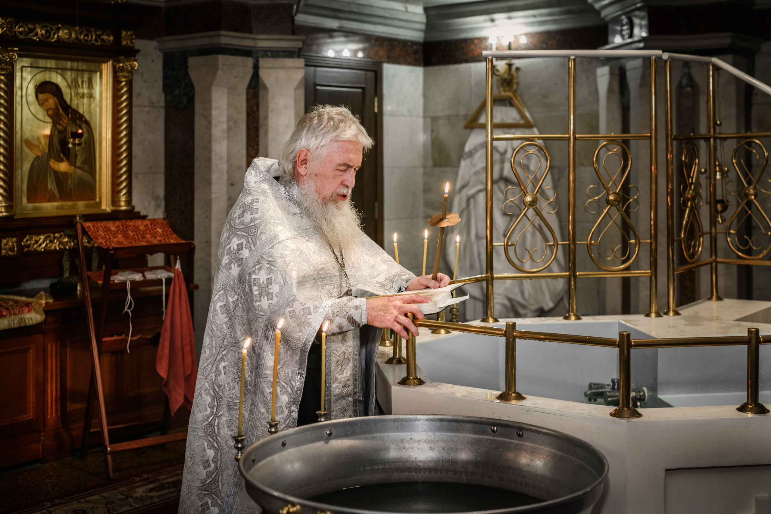 Крещение, таинство, церковь, свеча, праздник