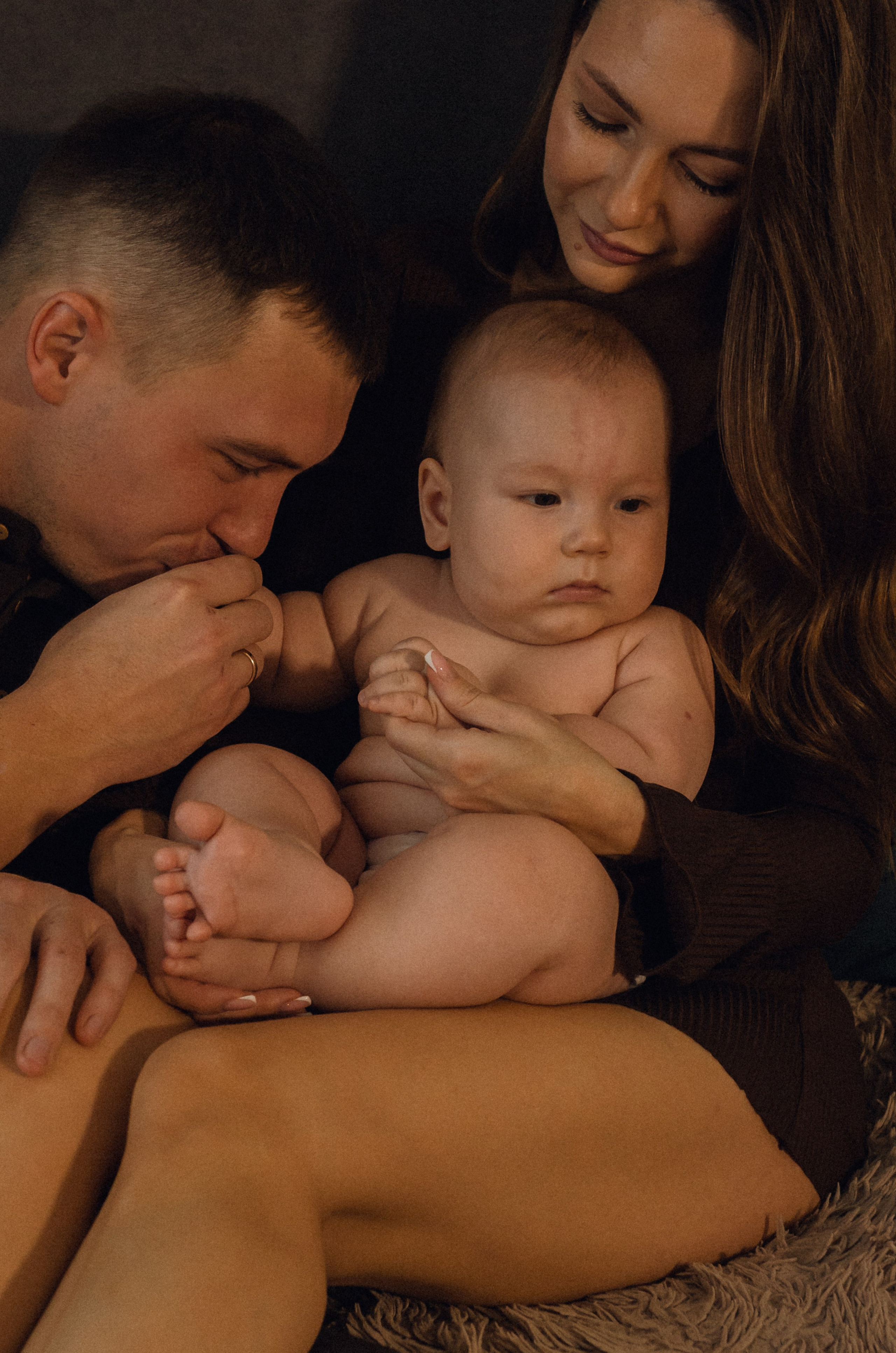 Аня, Никита и маленький Арсений. Домашняя съемка. Семейный фотограф в Барнауле и Санкт-Петербурге Ирина Ястребова