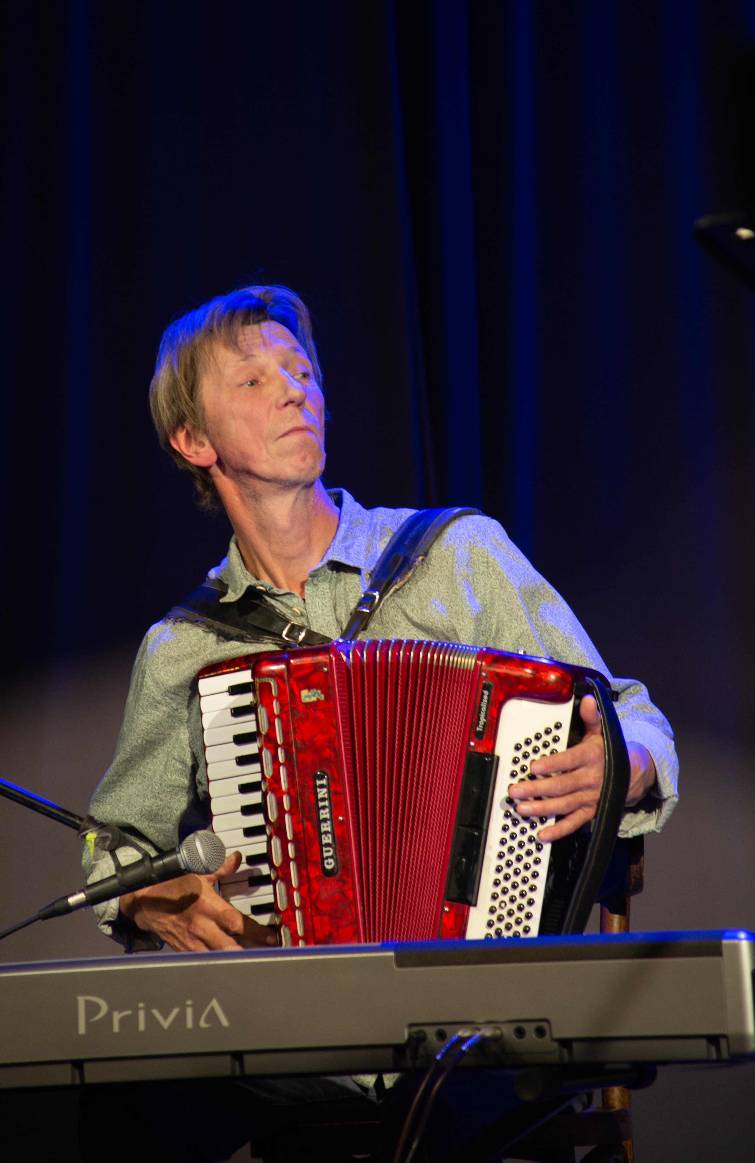 Тимур Шаов Оренбурге. 10.11.2022. Валерий Логачев. Фото, музыка, видео — для души