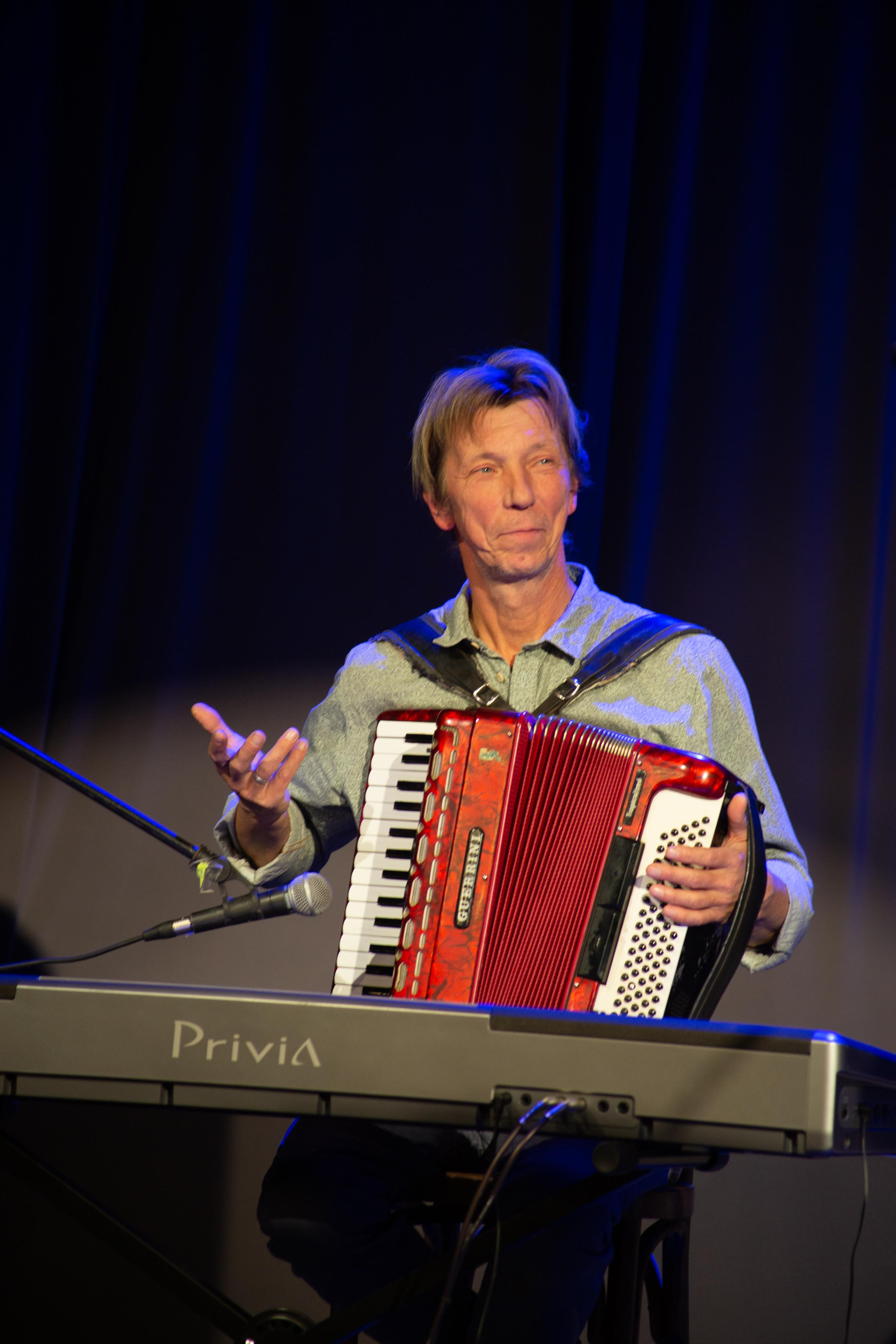 Тимур Шаов Оренбурге. 10.11.2022. Валерий Логачев. Фото, музыка, видео — для души