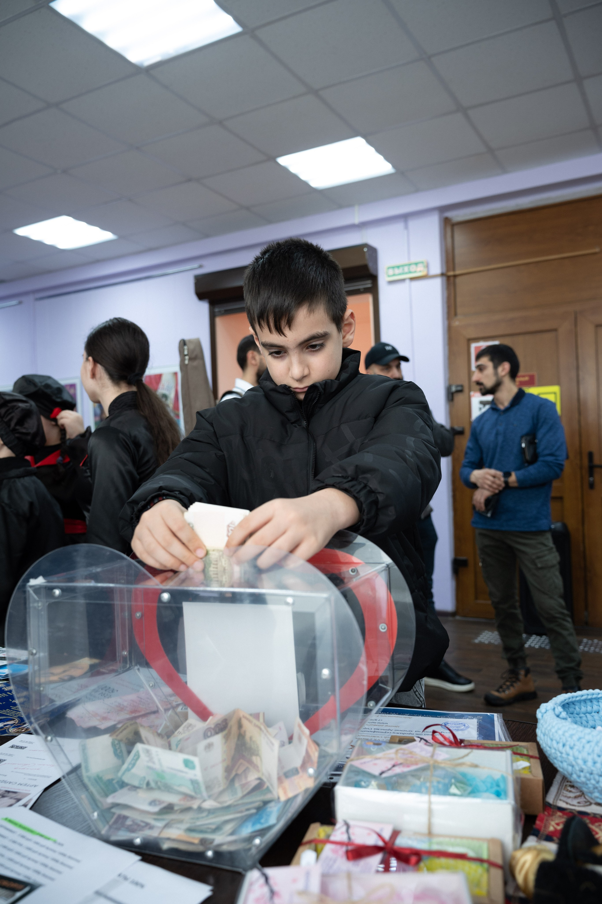 Благотворительный концерт в помощь Артему Сардаряну. Фотограф Артем Севостьянов. Профессиональная фотосъемка в Ногинске, Москве, Московской области и за границей