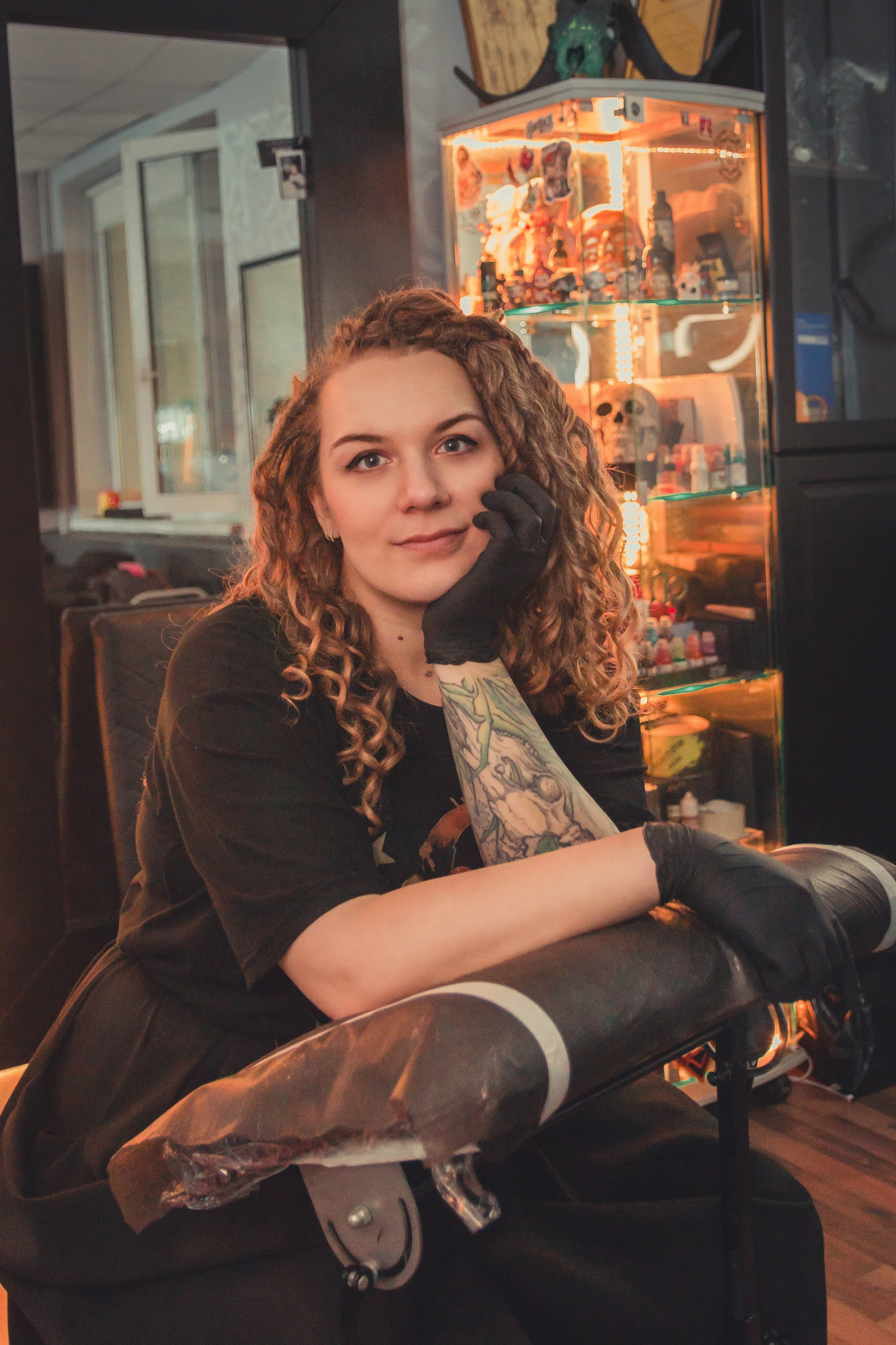 В тату студии. Фотограф в Москве Виталий Мишкин