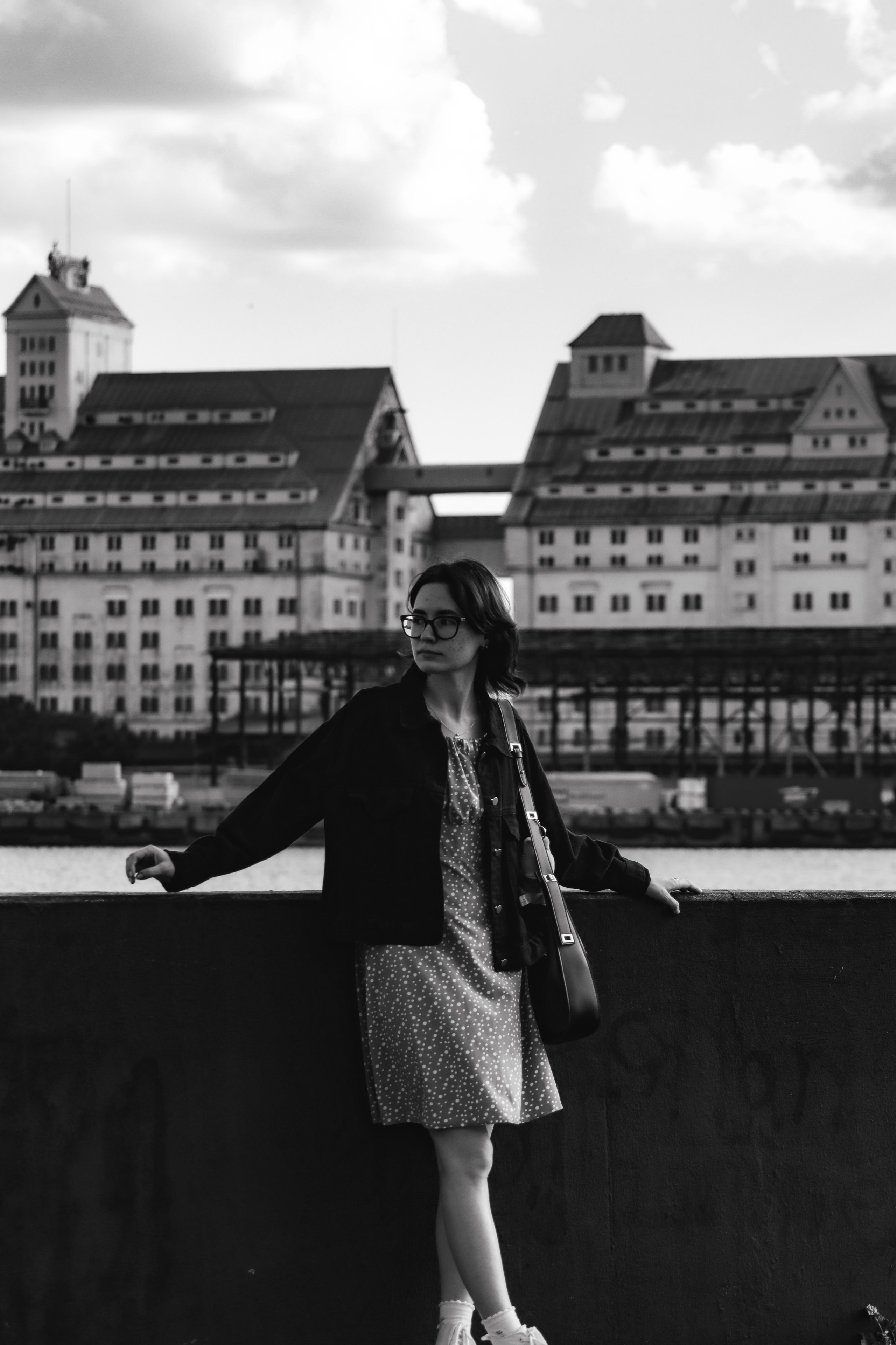 Юля П. (Near the water). — Digital Noise —