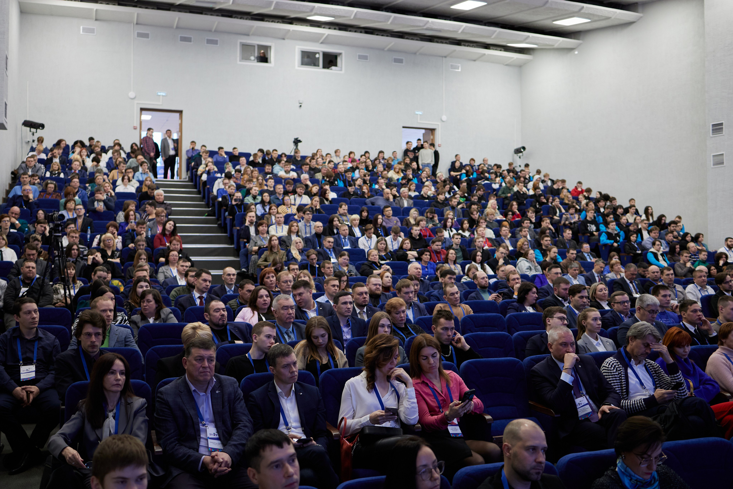 IT- Форум. Фотограф и видеограф в Кургане Леонид Корнильев