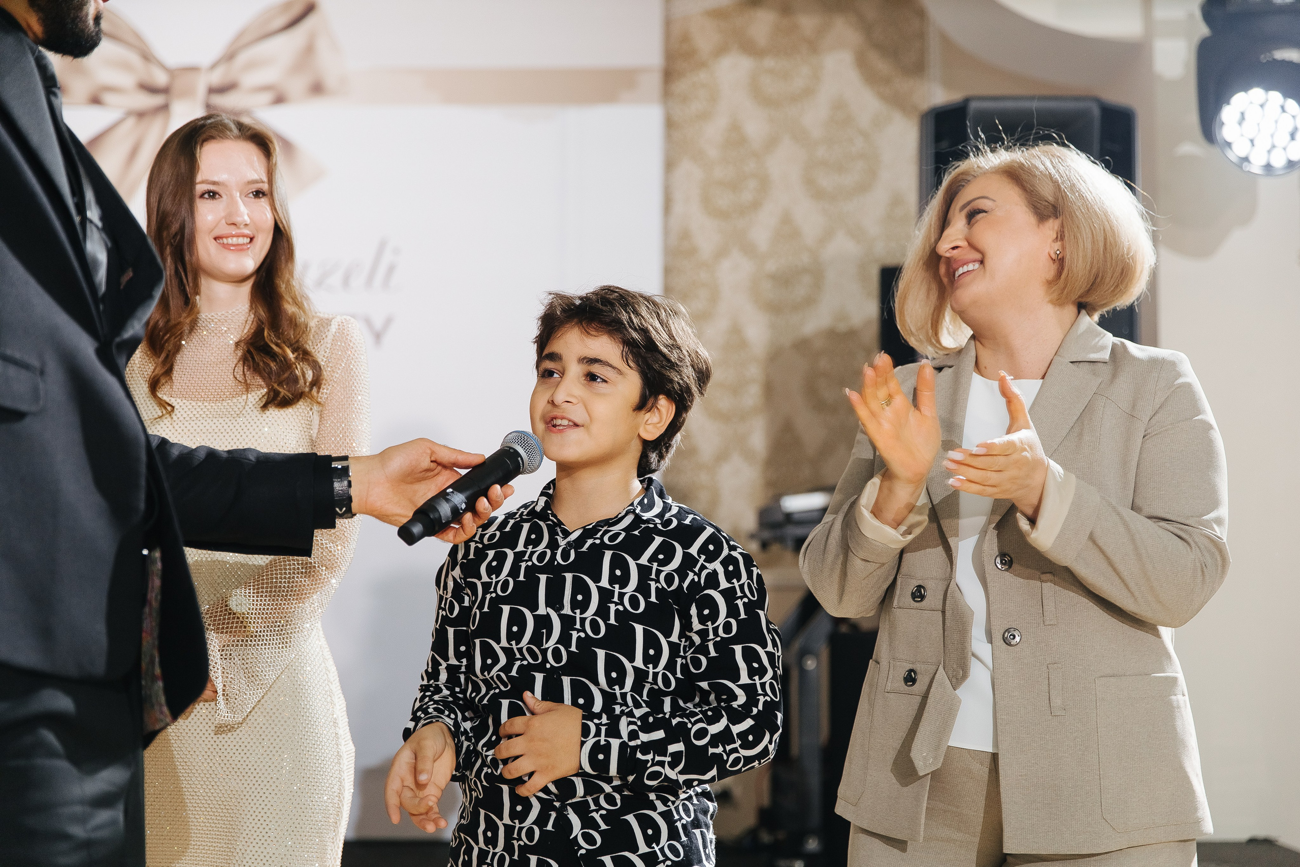 Ани и Назели. 35&5 День рождения, «Янтарь». Фотограф в Красноярске Надежда Воскресенская