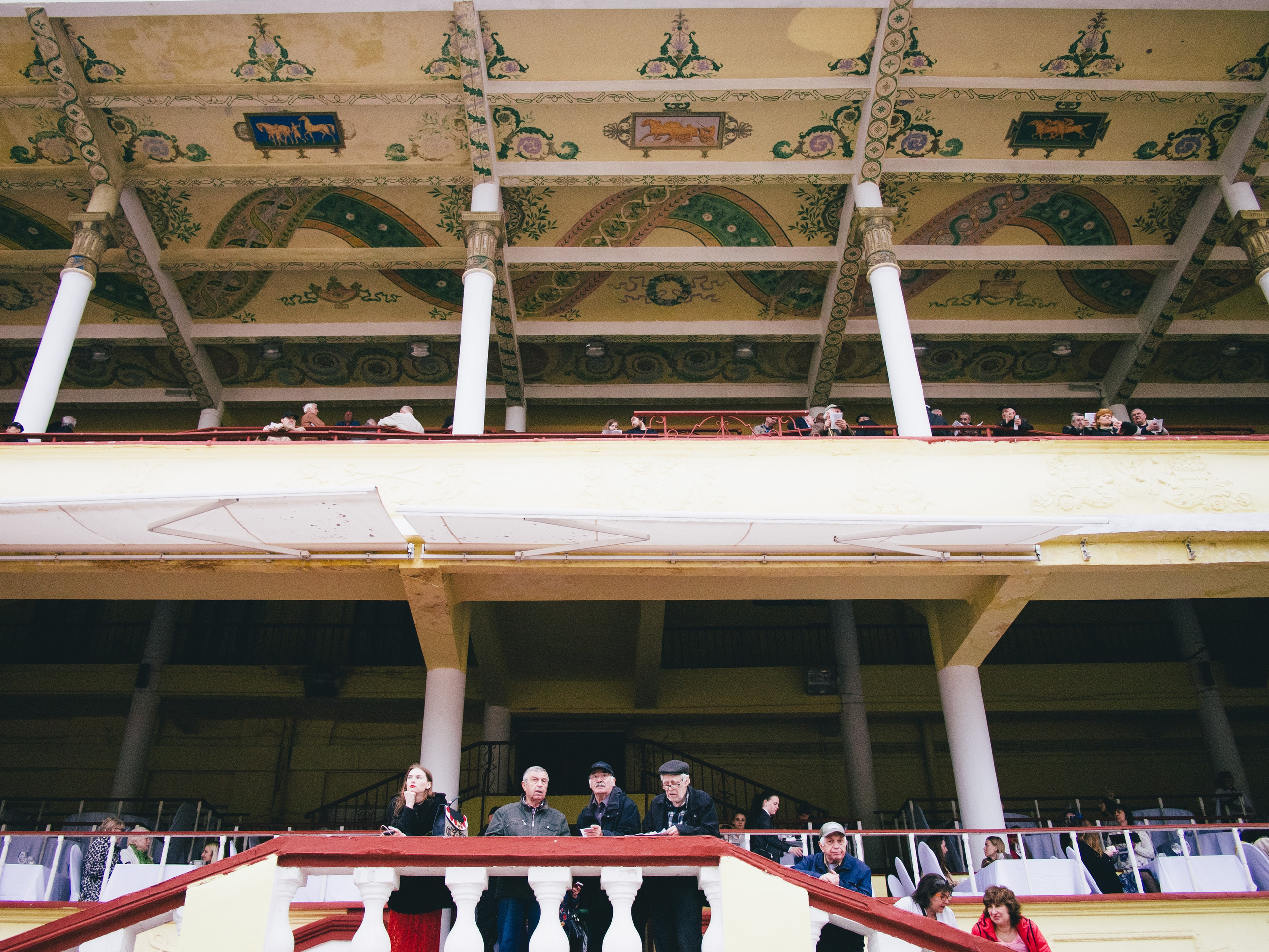 Московский ипподром образца 2018 года. Илья Михачёв Фотограф ПРО людей