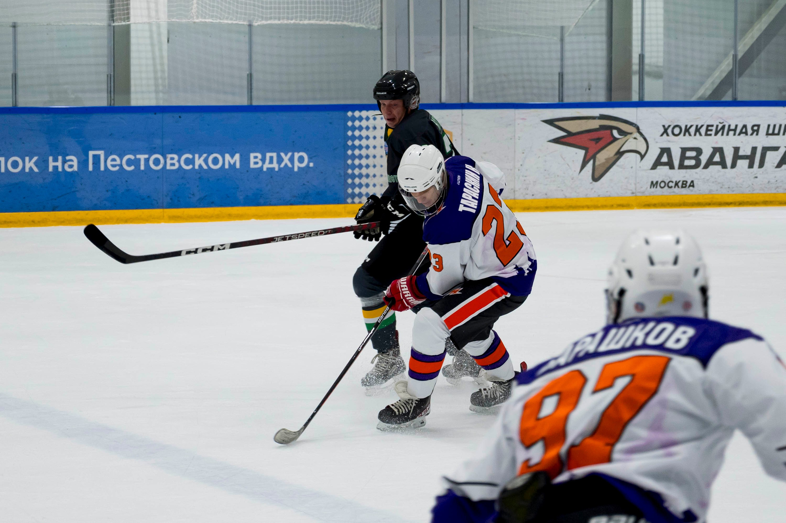 Хоккейный матч корпоративной команды Зарубежнефть. Репортажный фотограф и видеограф Слава Думчев. Тимбилдинги, отчетники, корпоративы