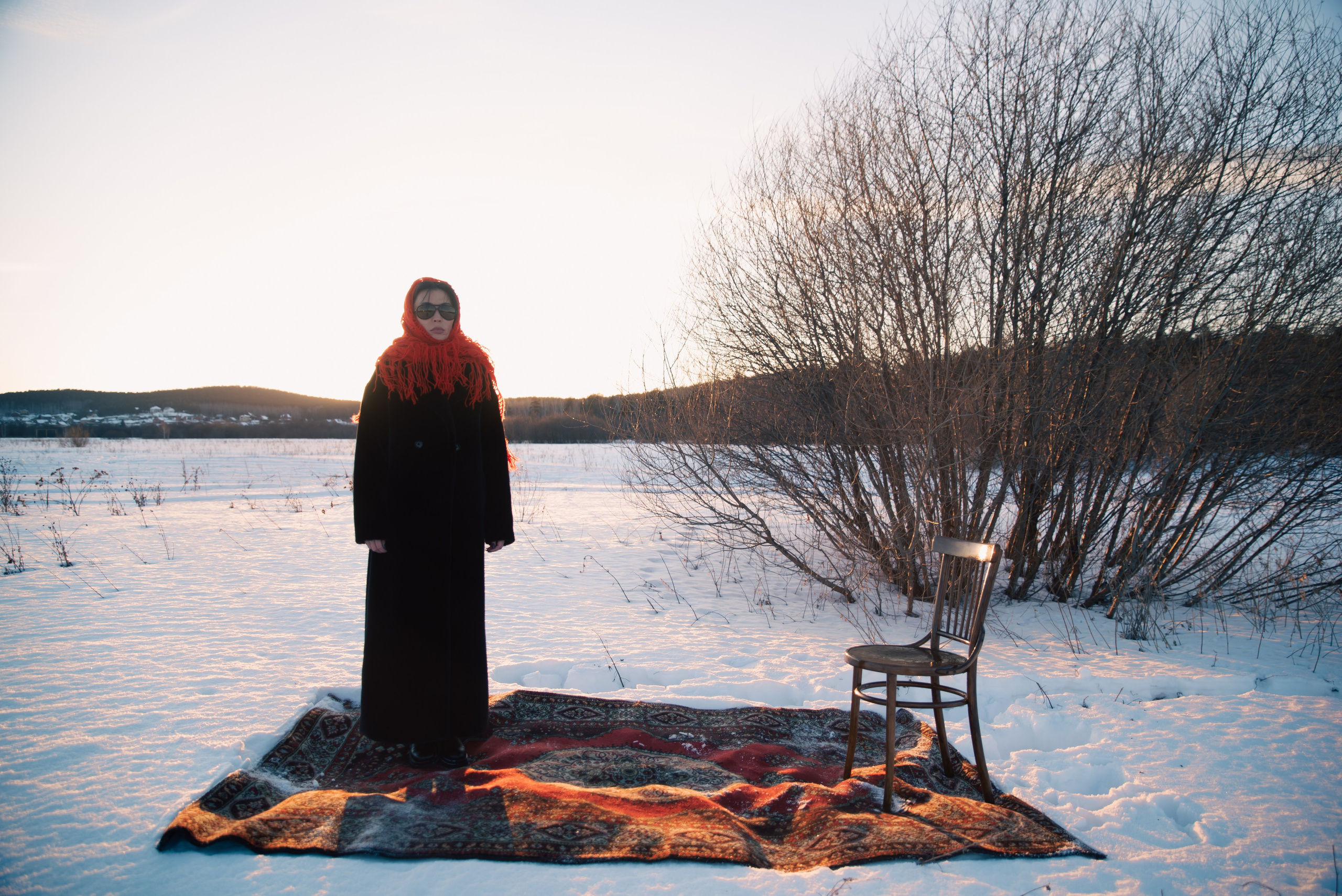 Фотосессия с красным ковром на снегу. Семейный фотограф в Миассе Ольга Широковская