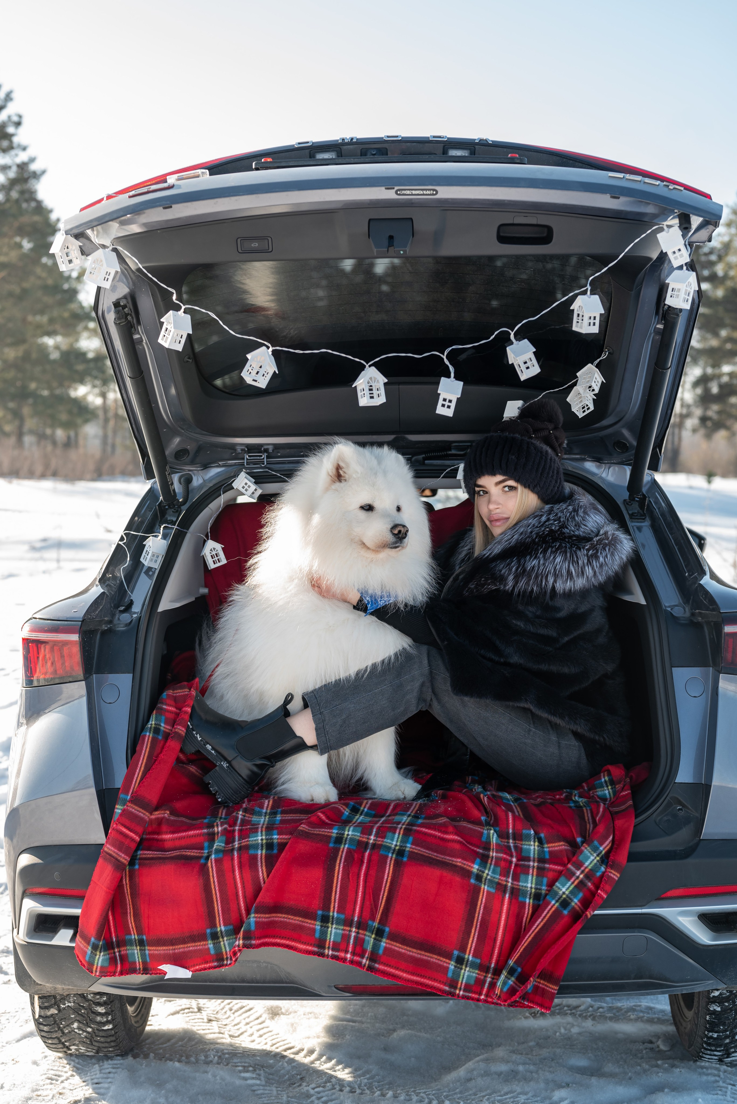 Фотопроект с Платоном и машиной на улице. Фотограф в городе Салават