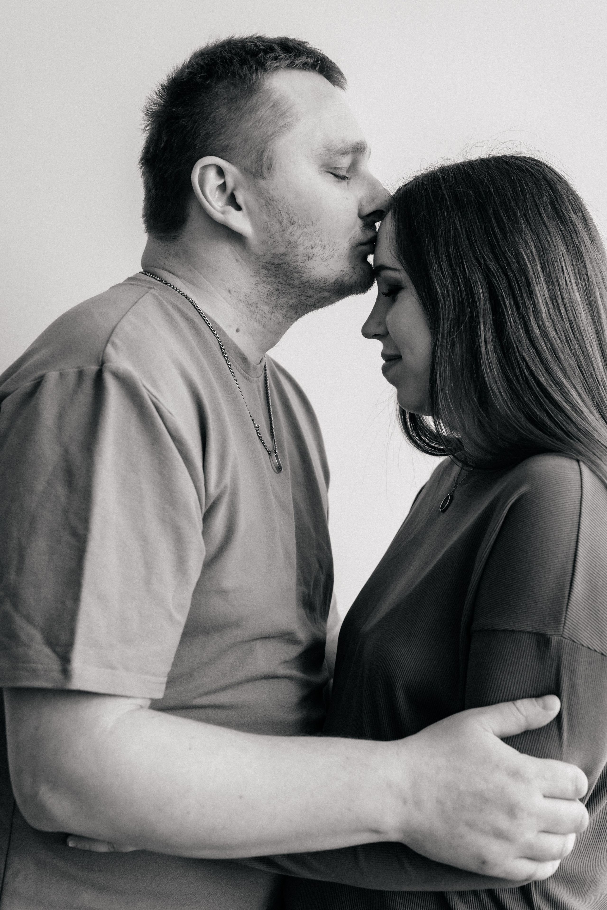 Нежность ожидания: фотосессия беременной девушки. Ваш семейный фотограф в Минске — Вика Трегубова