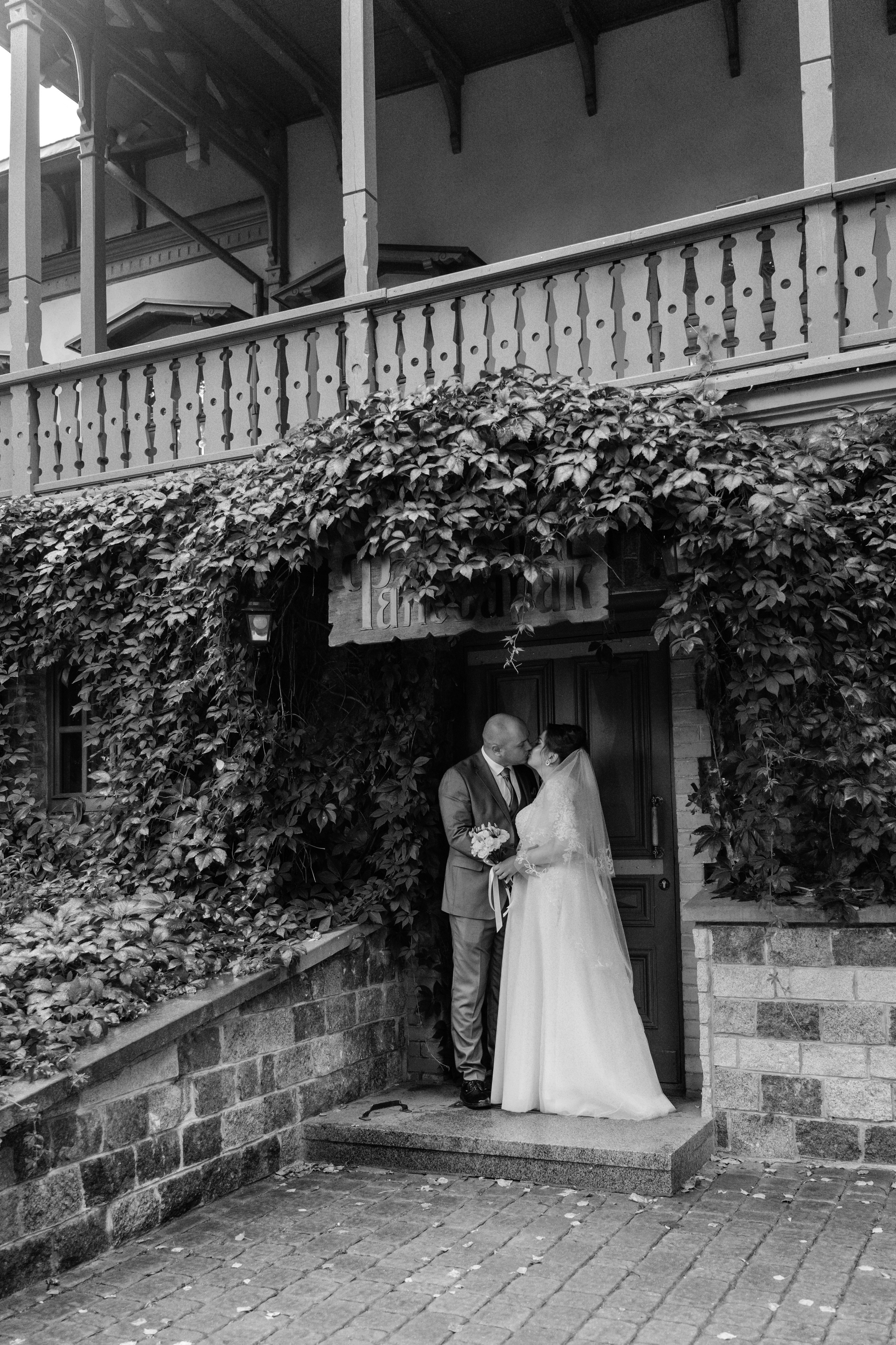 Дождливый день создания семьи. Ваш семейный фотограф в Минске — Вика Трегубова