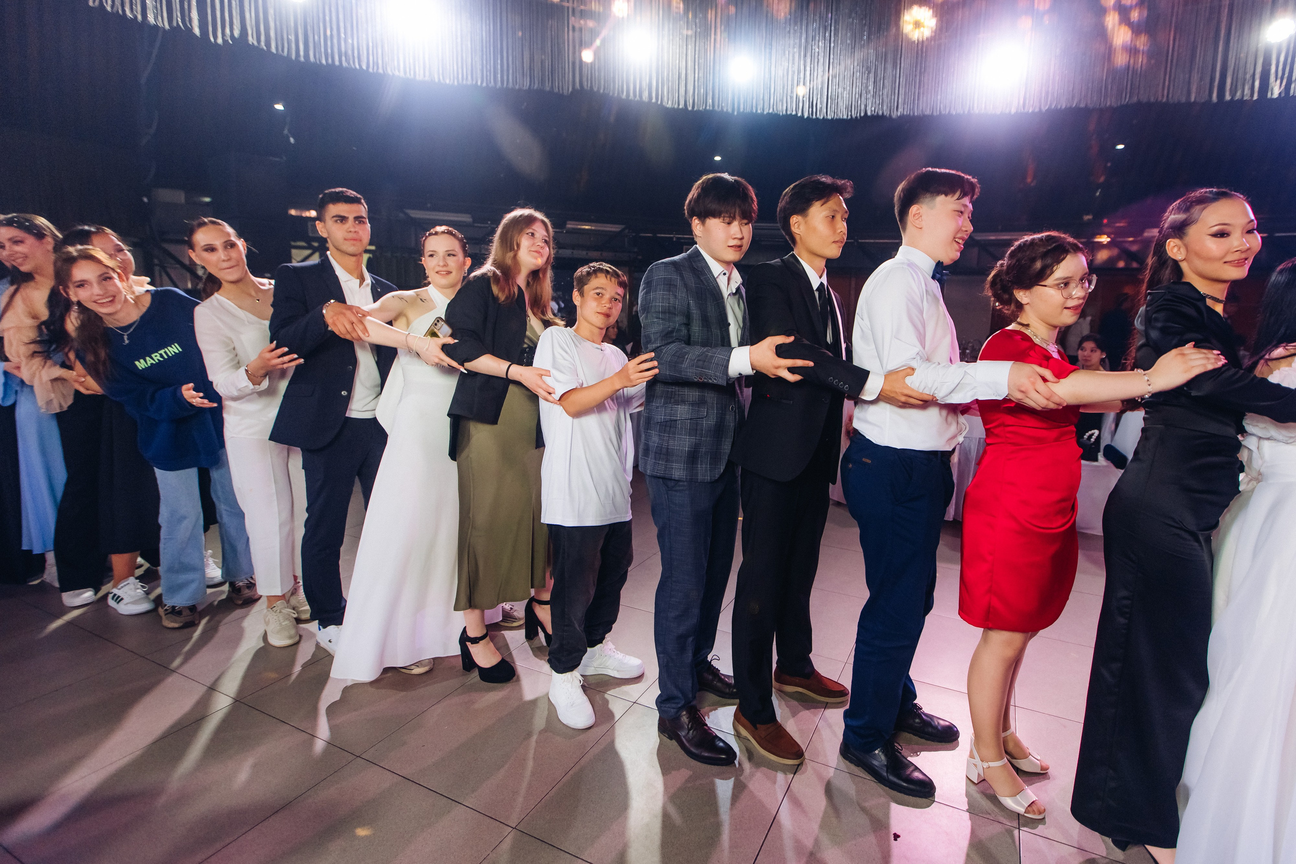 Выпускной вечер. 49 школа. Баран на корове. Свадебный и семейный фотограф в Улан-Удэ