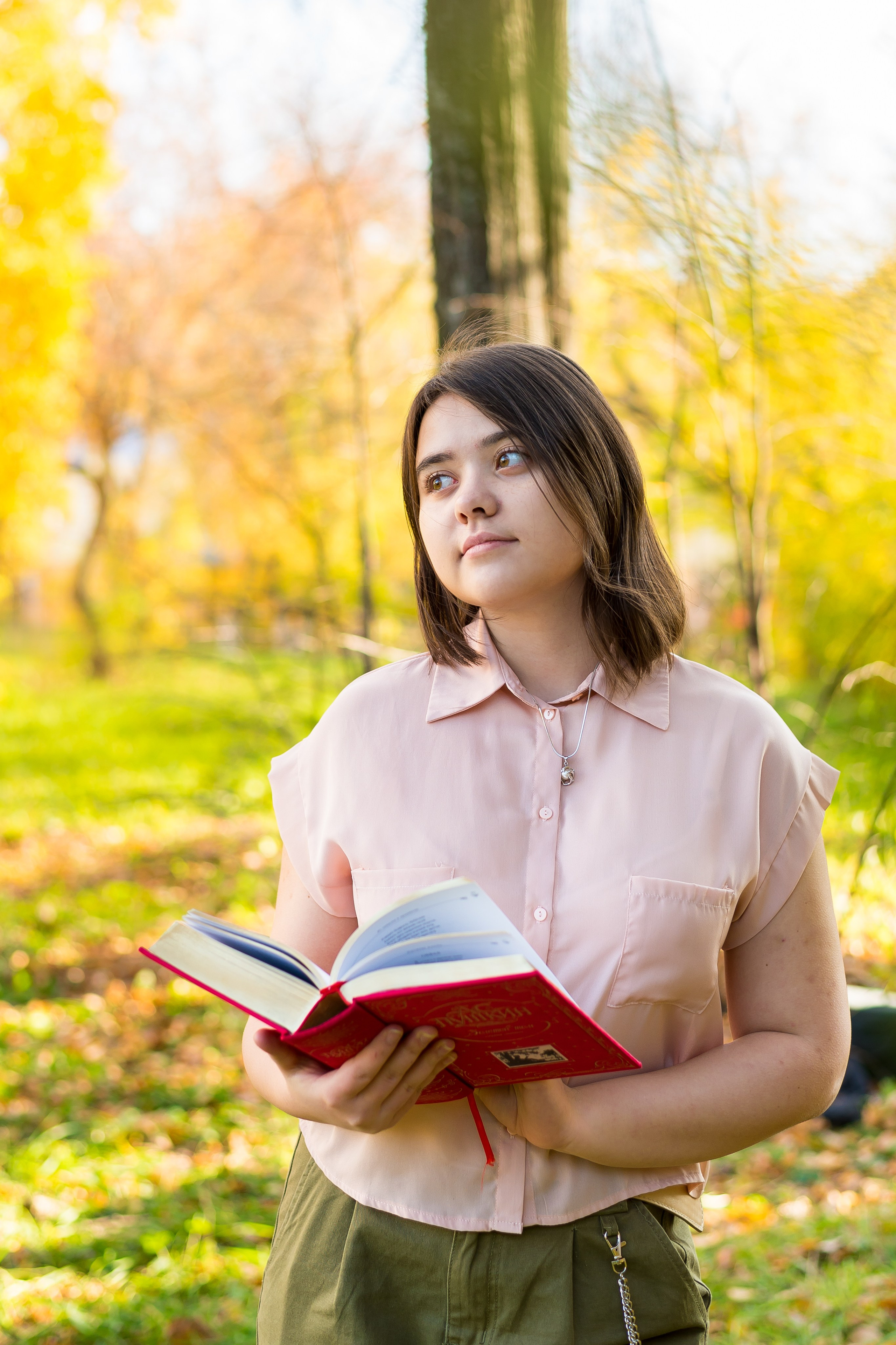 В школьном дворе, парке. Детский фотограф в Екатеринбурге и Берёзовском Евгений Кондаков
