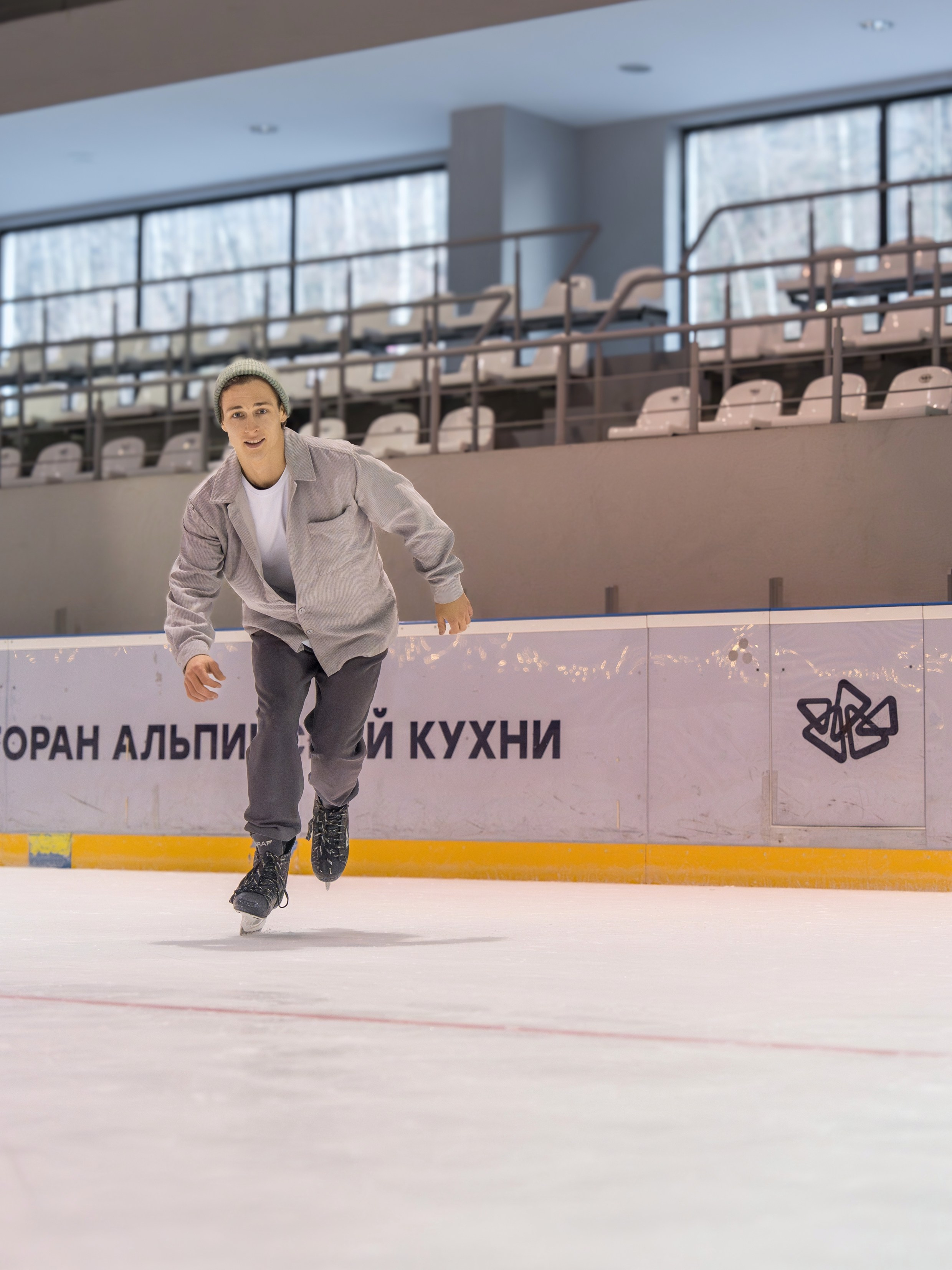 Контент съемка на катке для курорта Роза Хутор. Репортажный фотограф в Красной Поляне и Сочи Павлюченко Екатерина