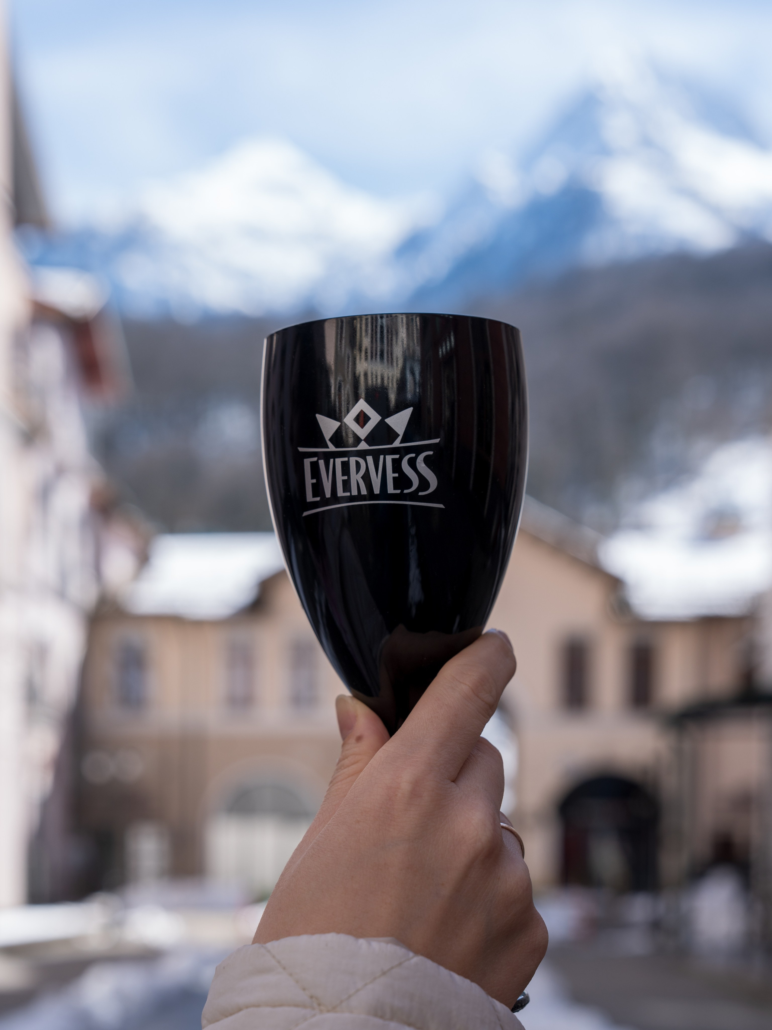 Компания «EVERVESS»: отчет с точек продаж на курортах Красной Поляны. Репортажный фотограф в Красной Поляне и Сочи Павлюченко Екатерина