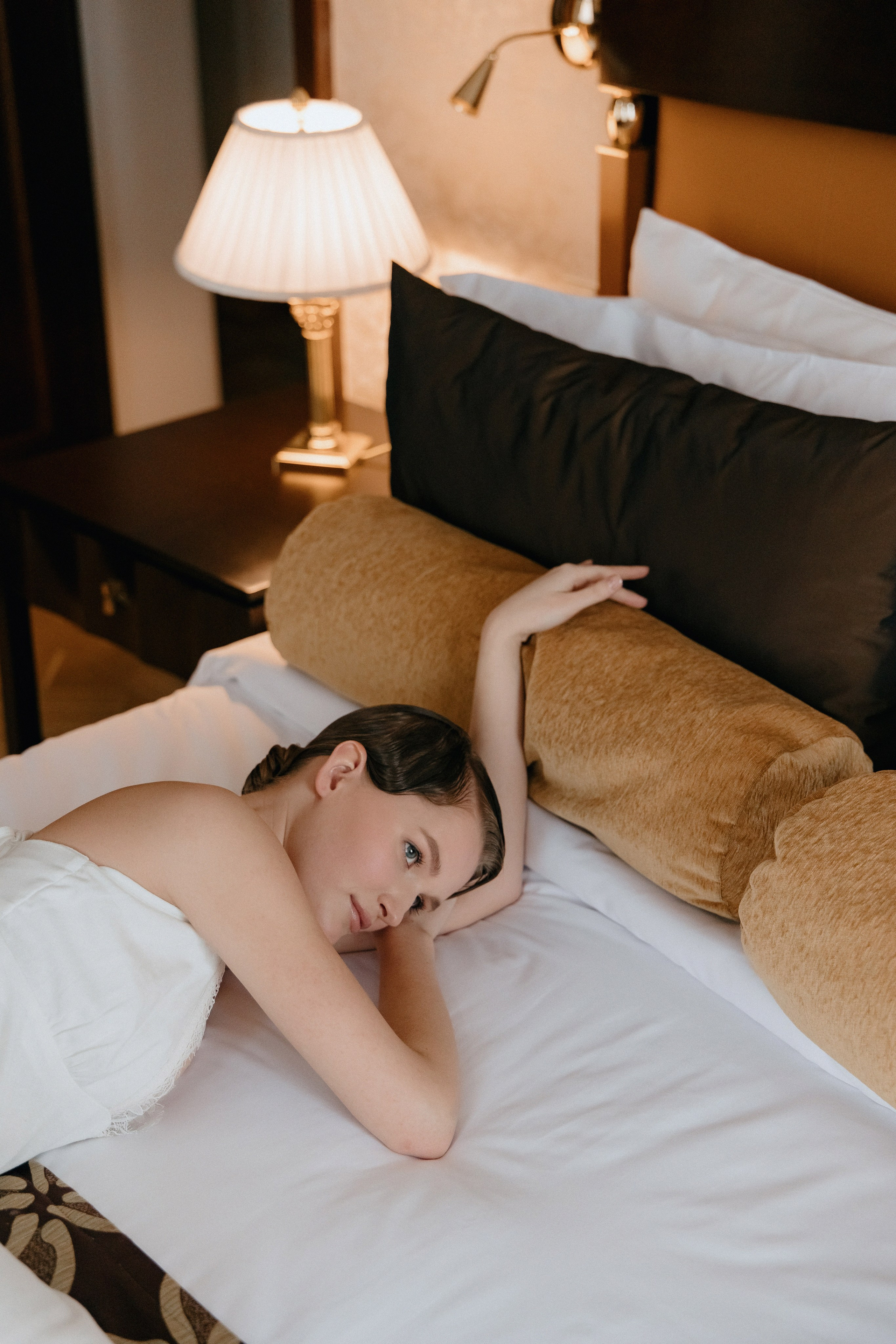 Свадебная фотосессия в гостинице Ленинградская. Свадебный фотограф Москва