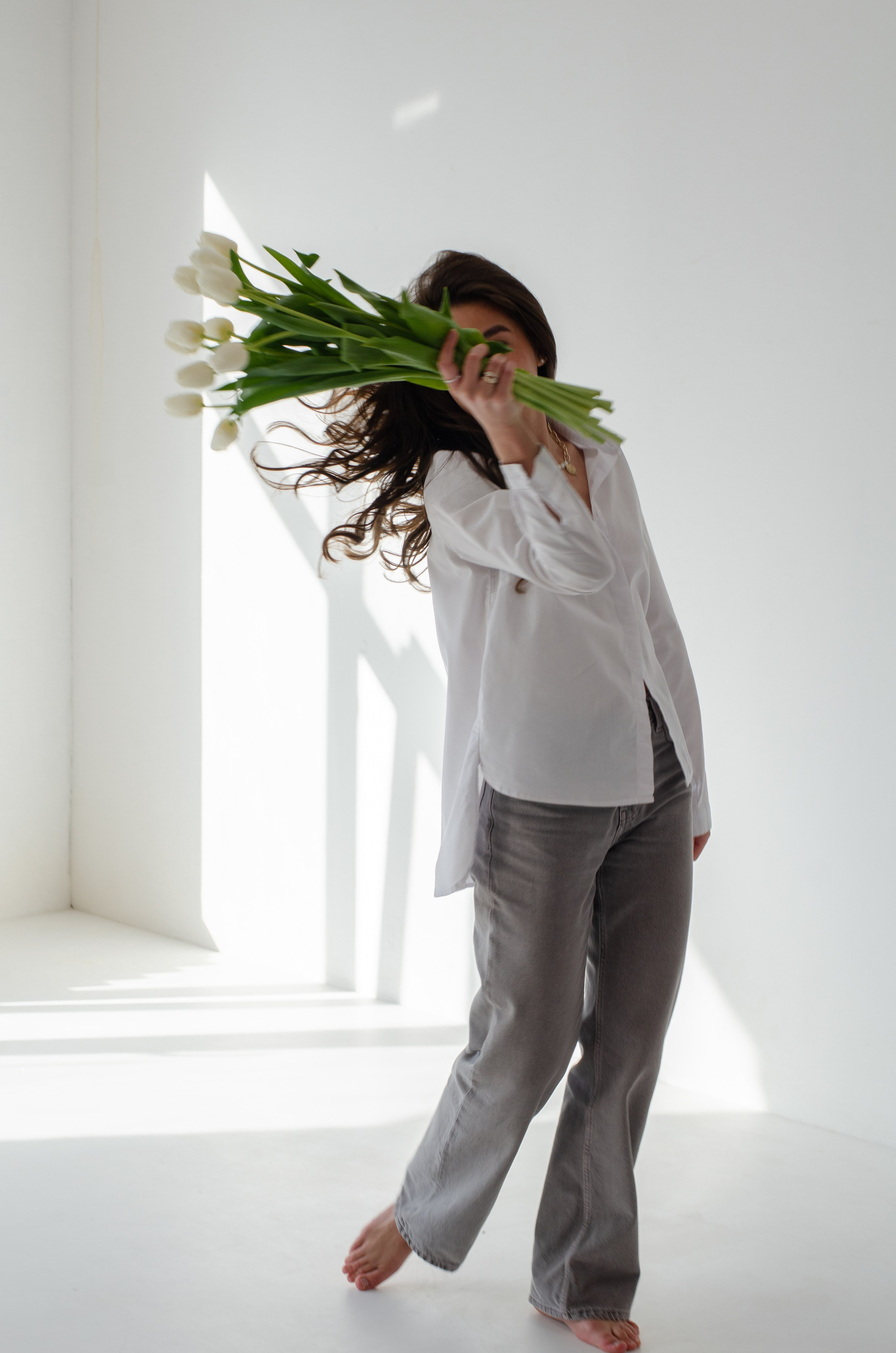 Евгения, тюльпаны. Фотограф Челябинск Ирина Ермоленко