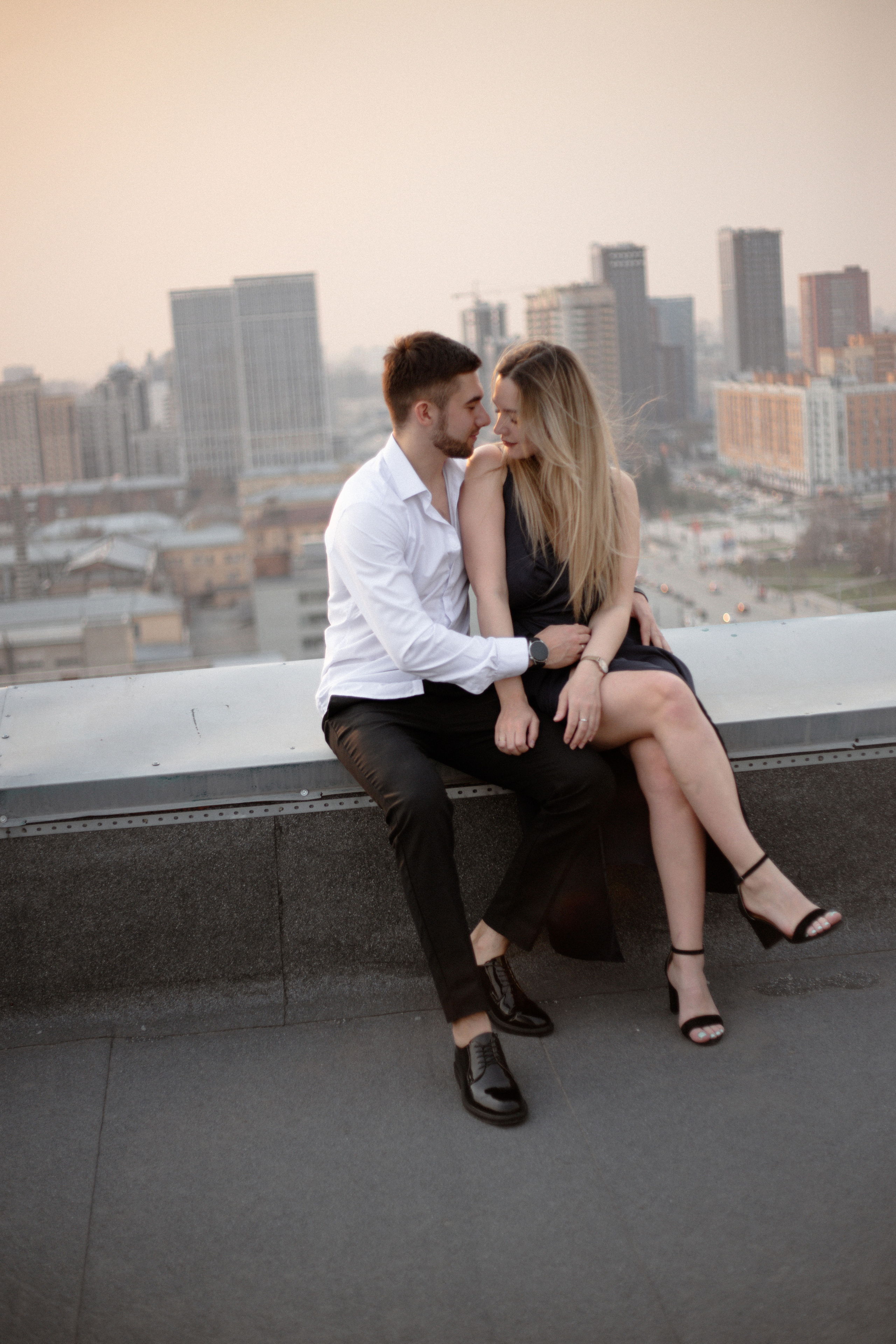 Свидание — фотосессия на крыше в Новосибирске. Свадебный и портретный фотограф в Новосибирске Любовь Исакова