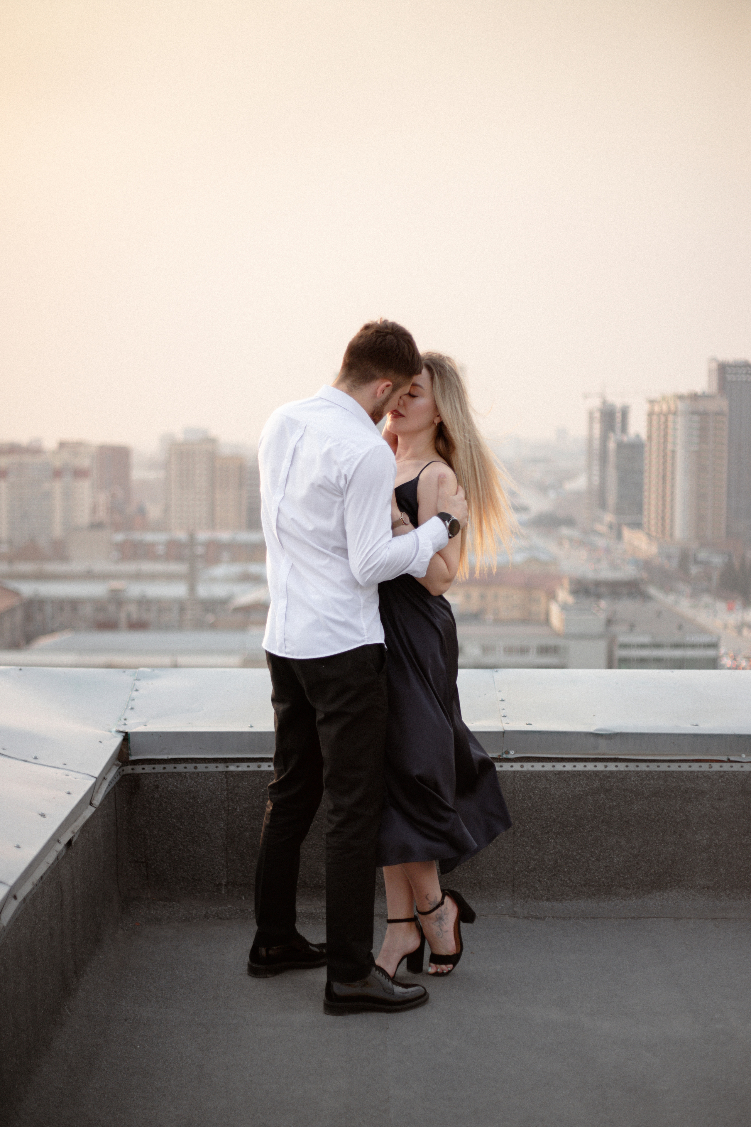 Свидание — фотосессия на крыше в Новосибирске. Свадебный и портретный фотограф в Новосибирске Любовь Исакова
