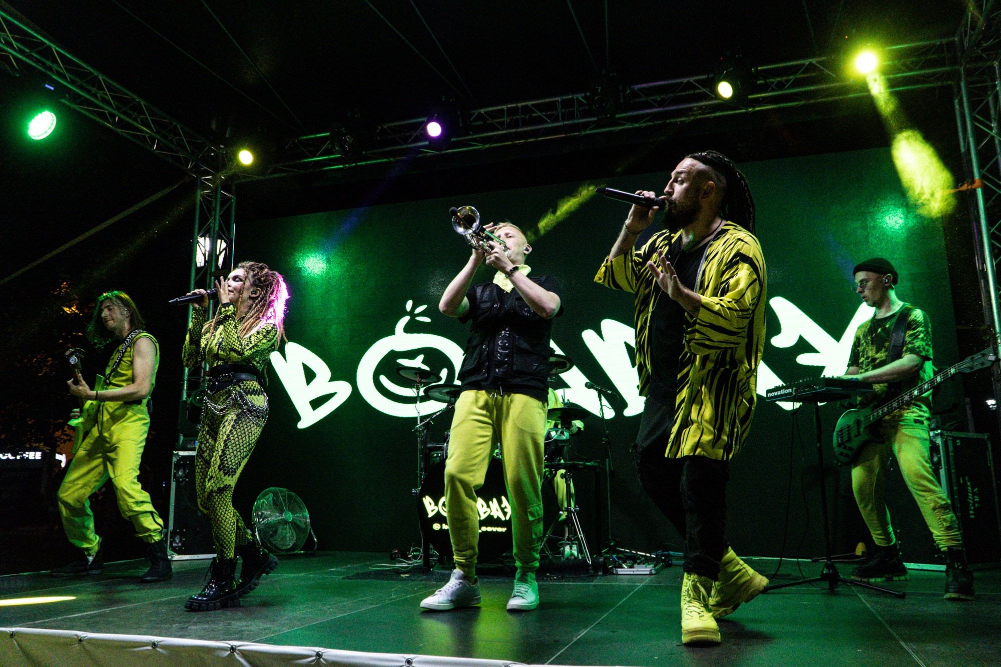 Концерт группы Бомбей. Репортажный, промышленный и маркетплейс-фотограф Дмитрий Чернат